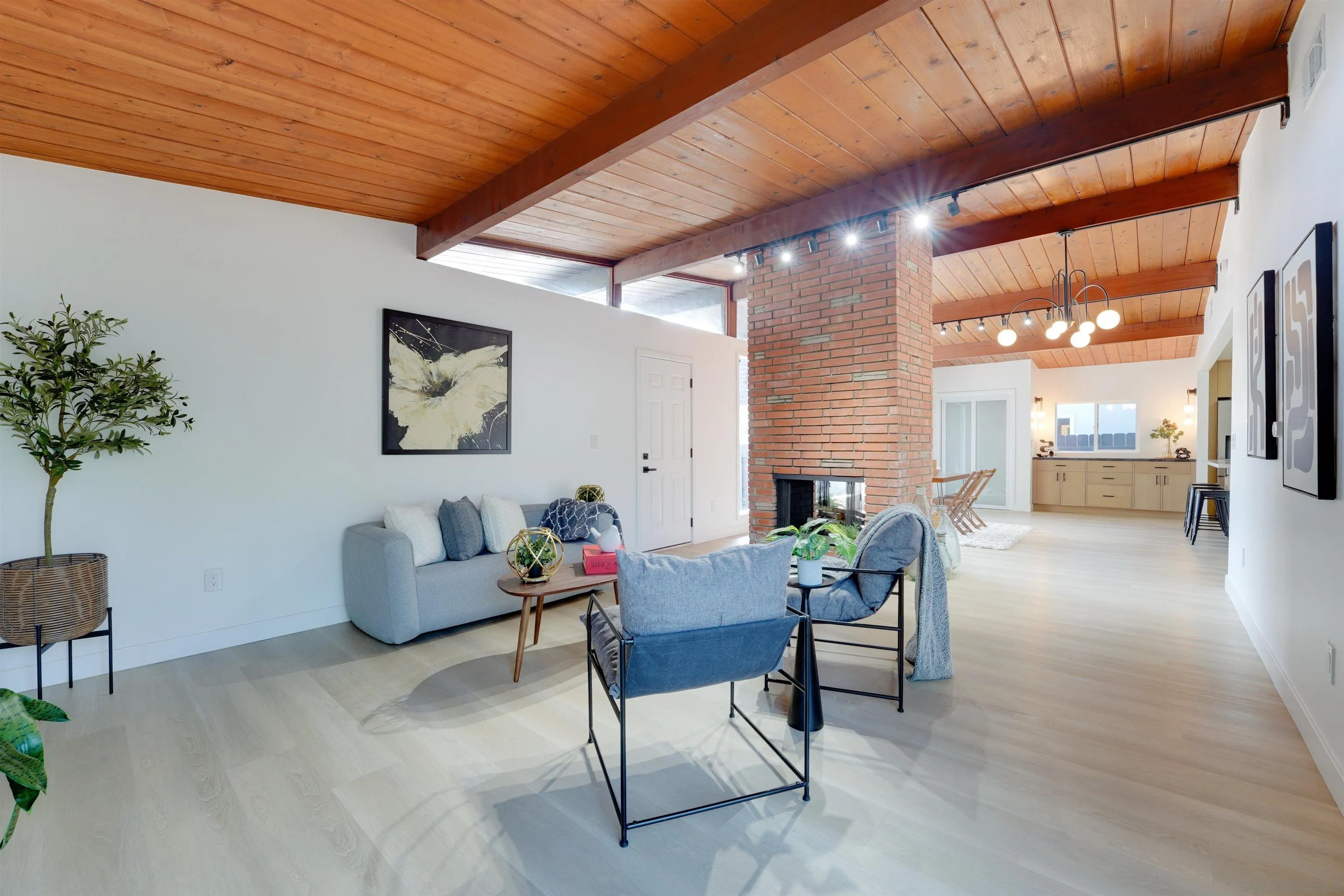 https://cdn.realtyfeed.com/cdn/127/260023431/cc871b2a2eb2b893c1bda113e9c0d996.webp