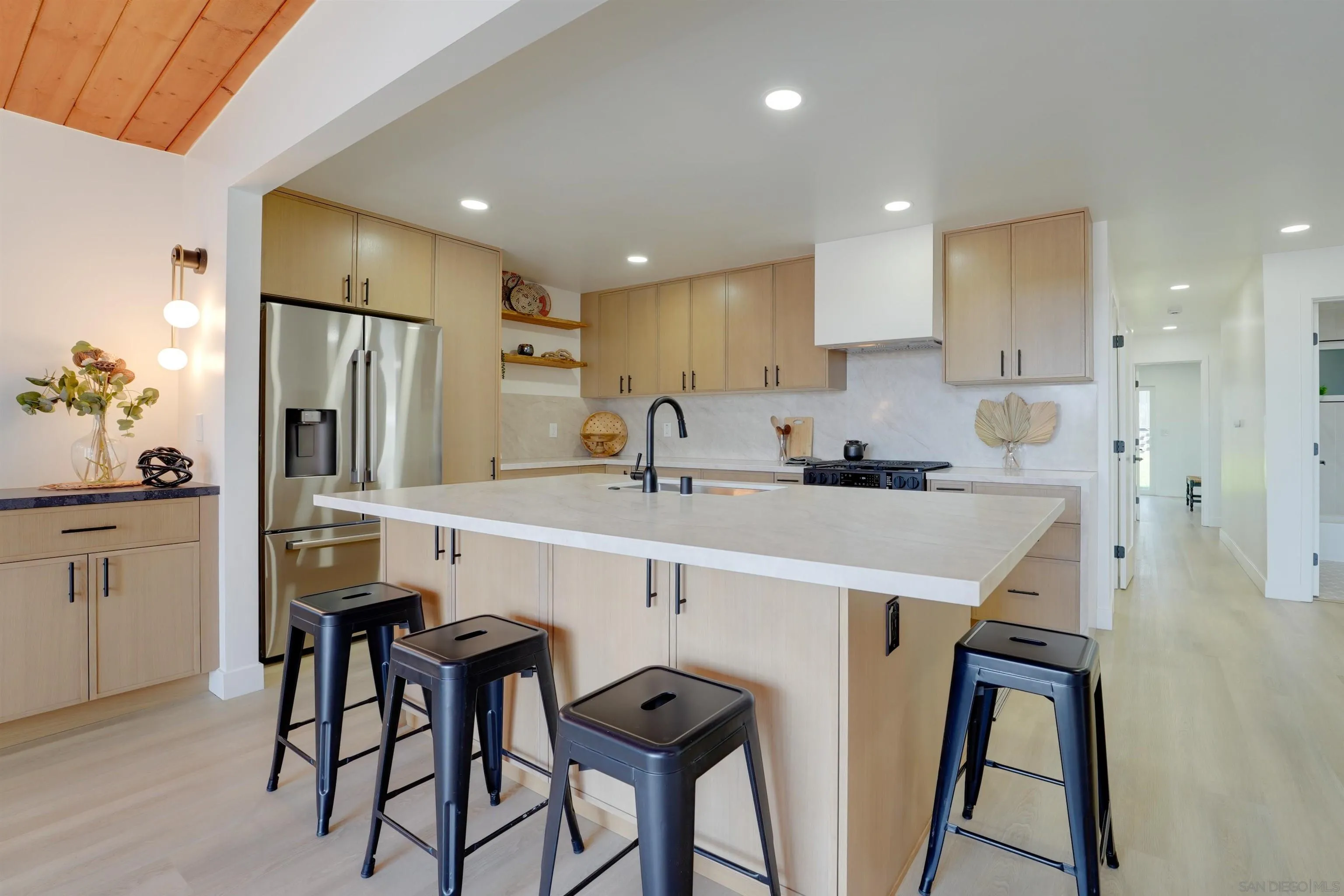 https://cdn.realtyfeed.com/cdn/127/260023431/cf1cb84986d8e61b81bf048a82595ccc.webp