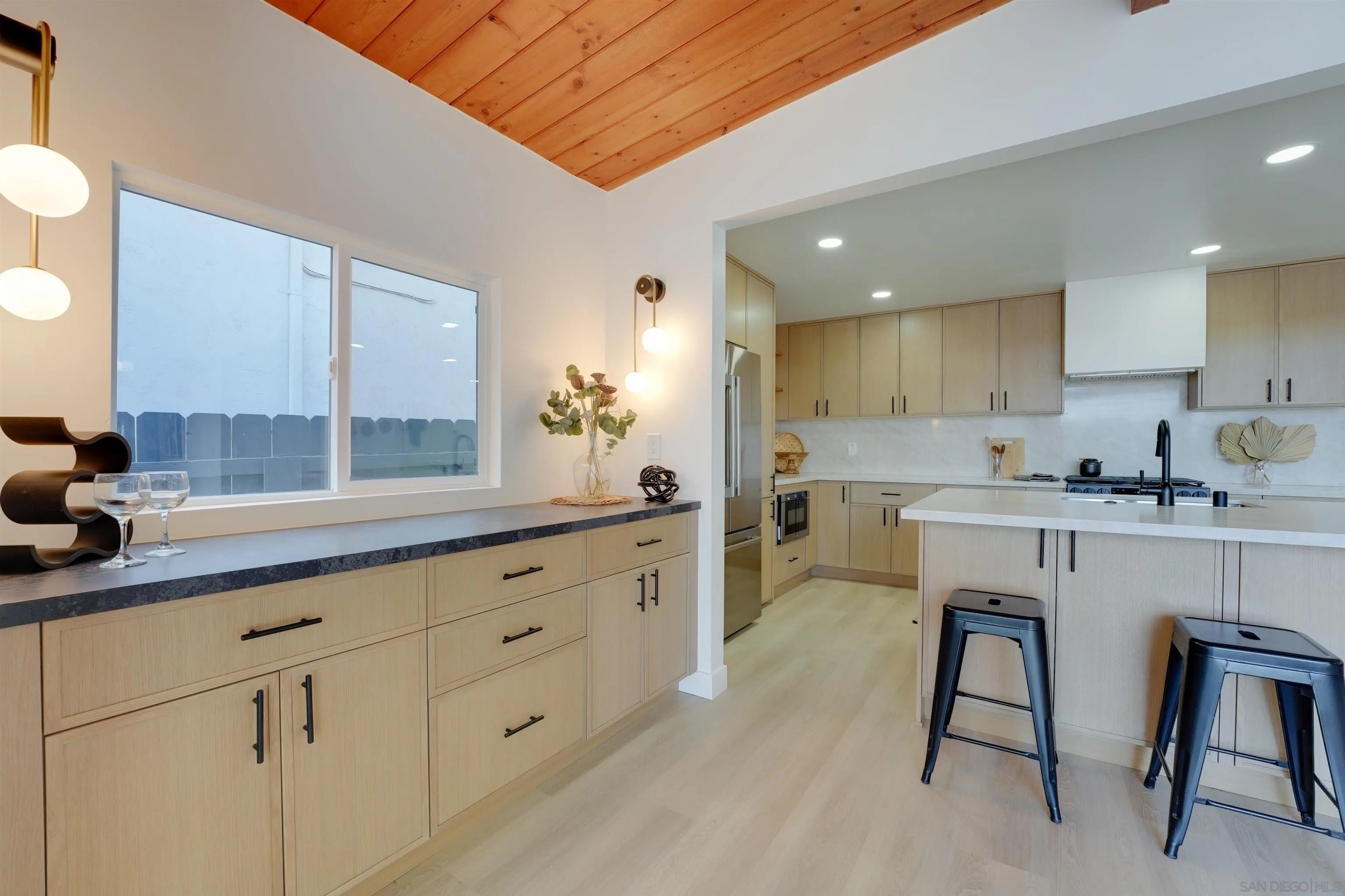 https://cdn.realtyfeed.com/cdn/127/260023431/db216d189b4a3e6bad67021c0611cd30.webp