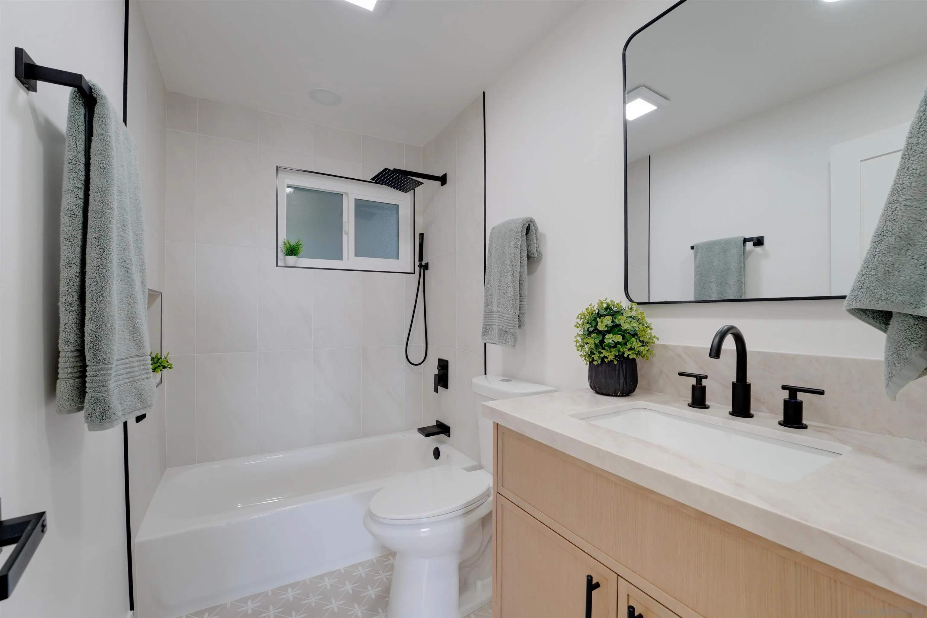 https://cdn.realtyfeed.com/cdn/127/260023431/e4bba82317377833636fa4cc96a8d3af.webp