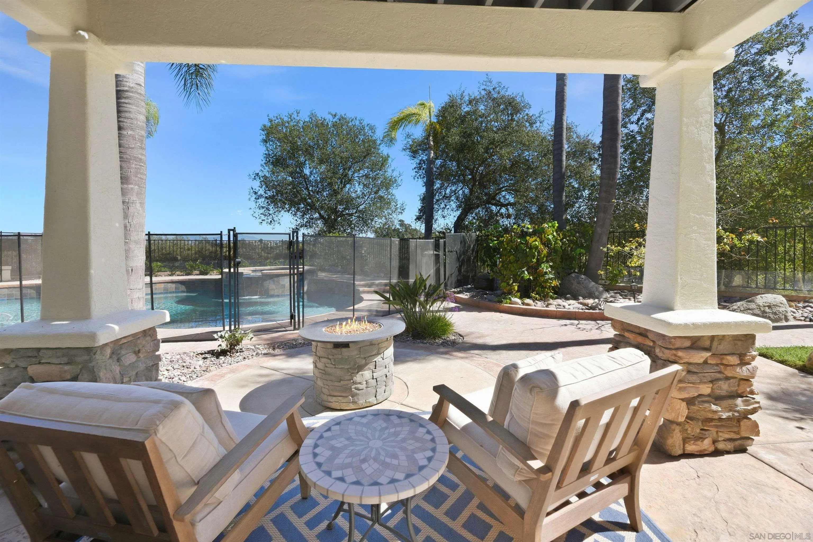 https://cdn.realtyfeed.com/cdn/127/260023436/27f2687c0f47b58c5a7926f04b7c168f.webp