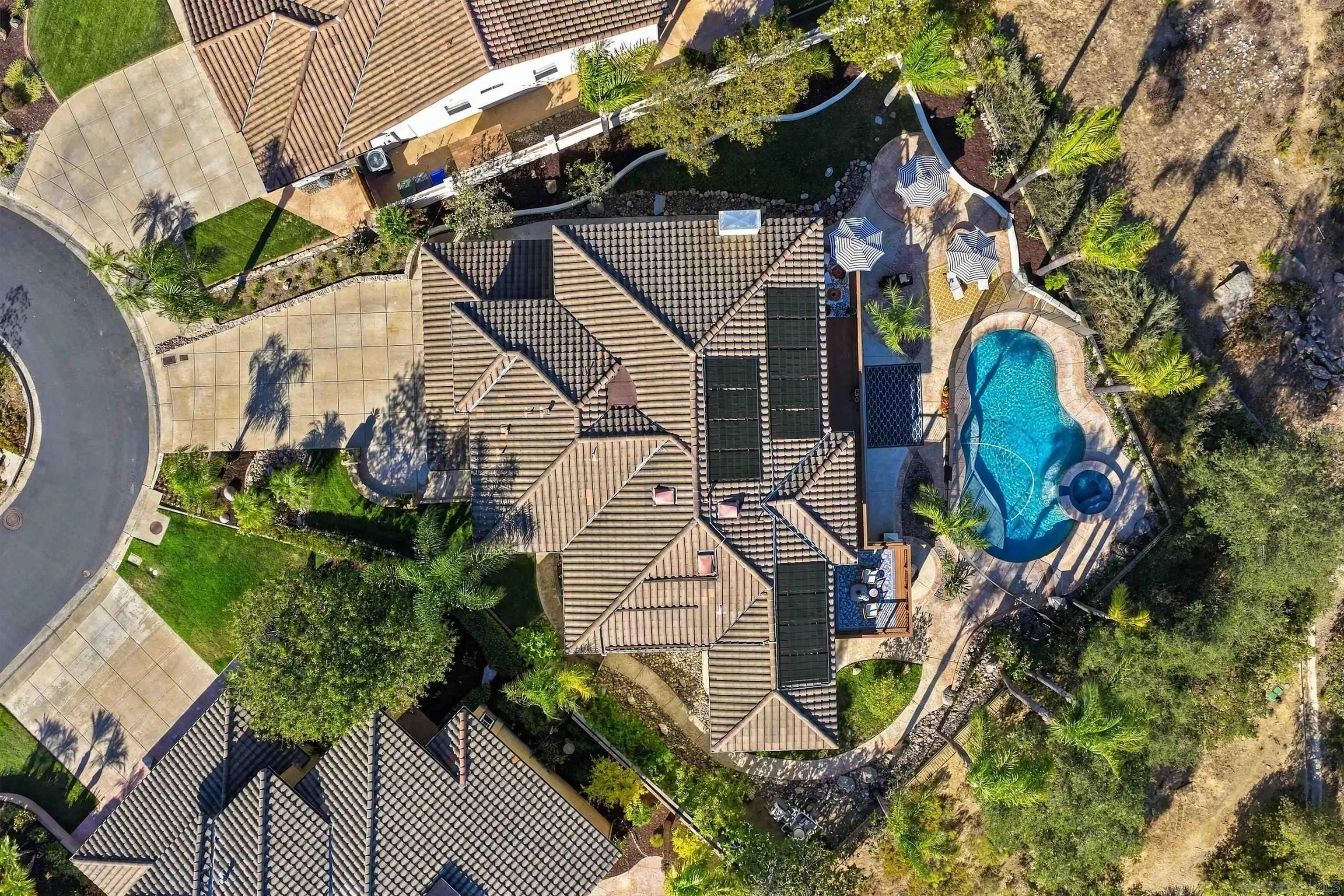https://cdn.realtyfeed.com/cdn/127/260023436/583f9bc6e19a7ef732d9db579d50bbc5.webp