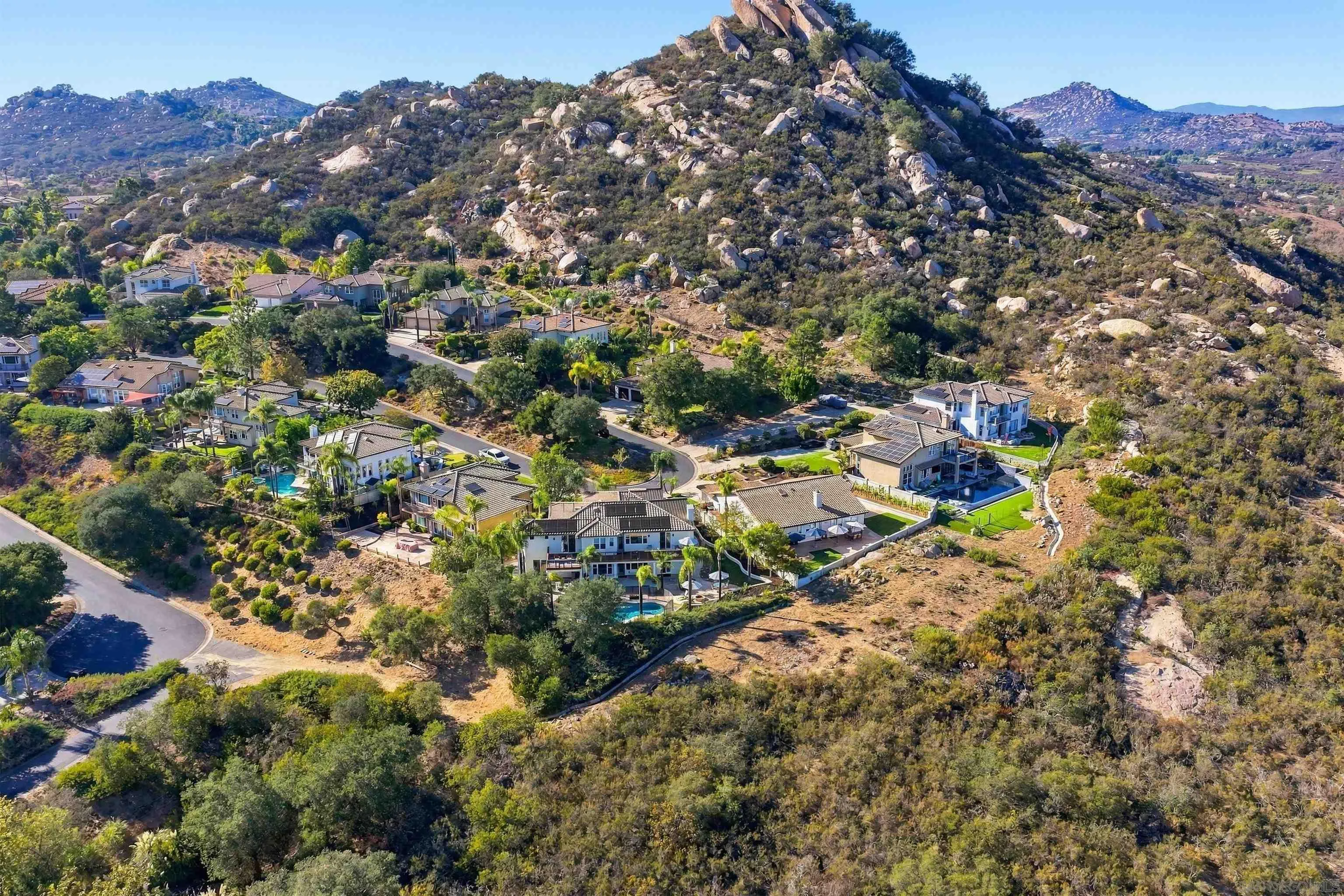 https://cdn.realtyfeed.com/cdn/127/260023436/681eb8c08d24330d50a5e51d72867b18.webp