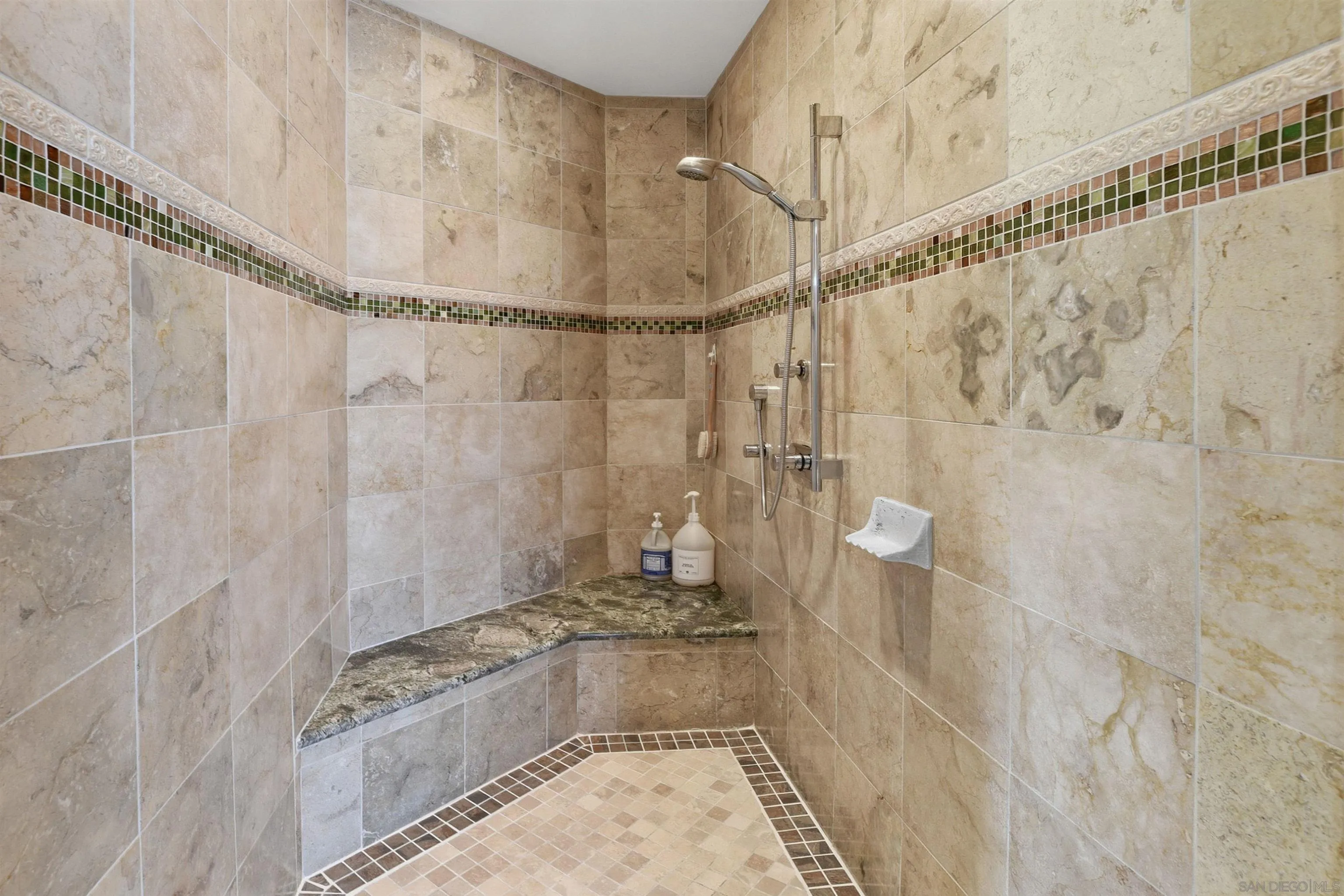 https://cdn.realtyfeed.com/cdn/127/260023436/859c4a61fba1092149218845d5f6f36a.webp