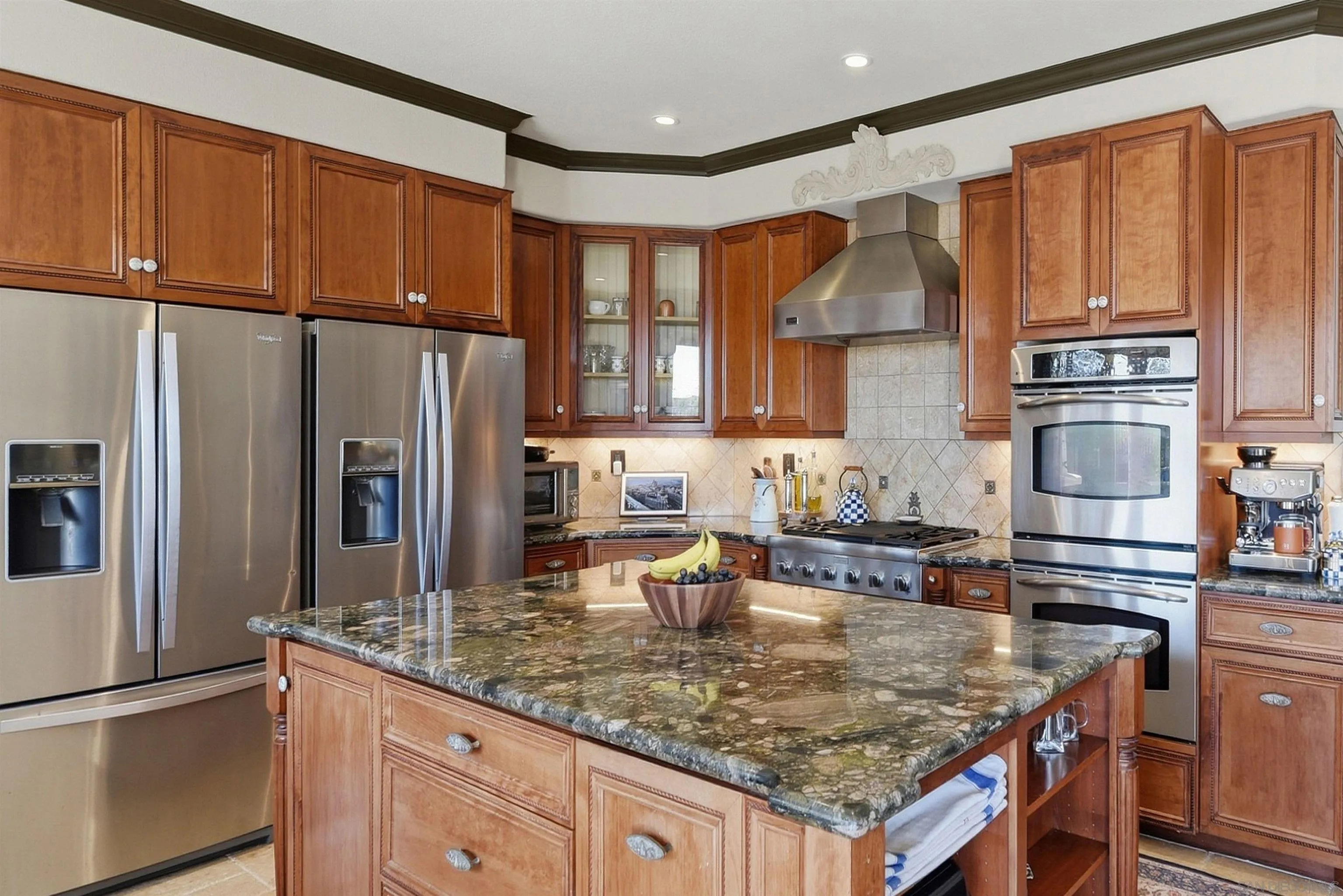 https://cdn.realtyfeed.com/cdn/127/260023436/92289315c045a082deb3771822575e8e.webp