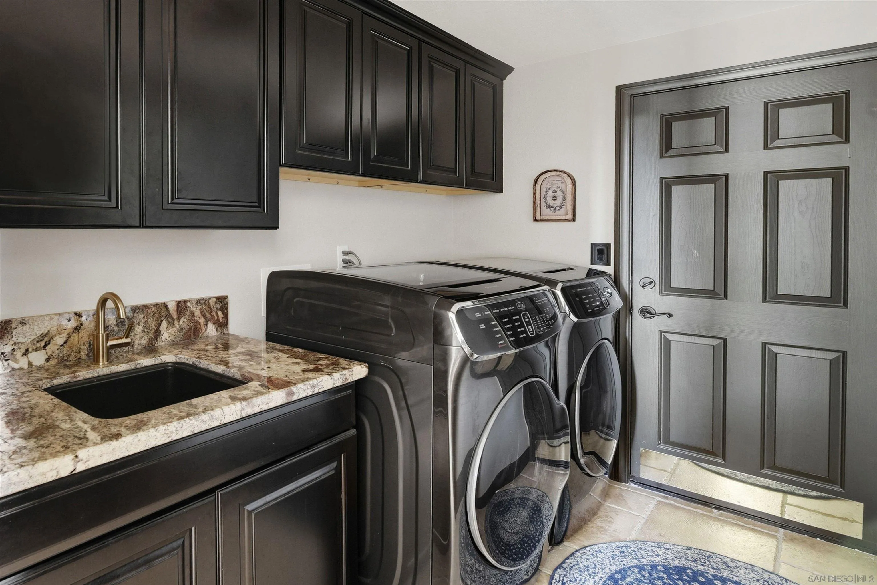 https://cdn.realtyfeed.com/cdn/127/260023436/b9a404f455ffd61ae8bdca342b0753ac.webp