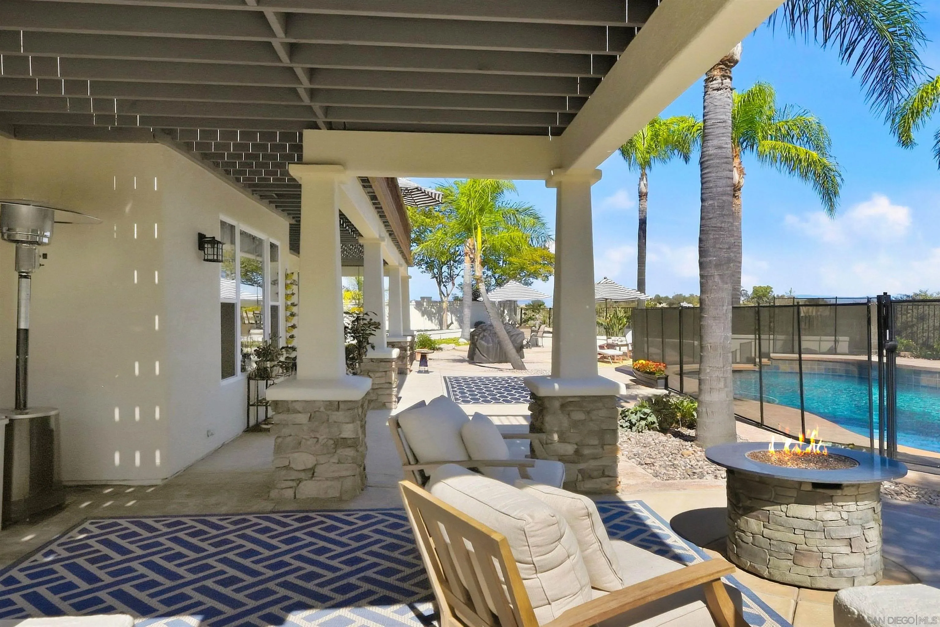 https://cdn.realtyfeed.com/cdn/127/260023436/cd64cec1e8bd35acbc9858d7e78d885d.webp