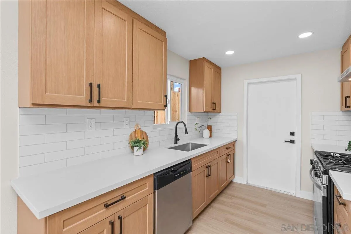 https://cdn.realtyfeed.com/cdn/127/260023437/d6f779961d9d5690ddc38d88f0645896.webp