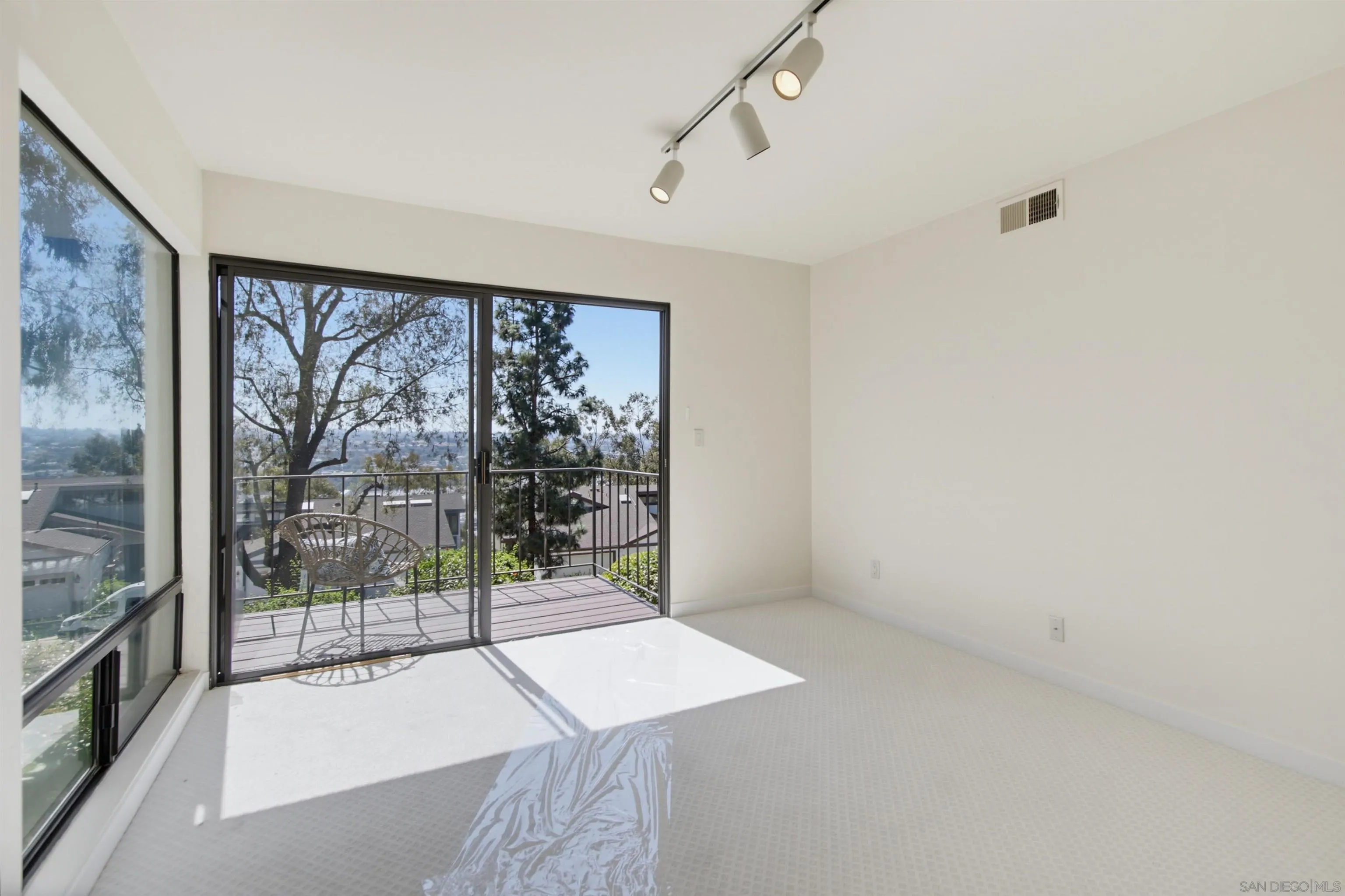 https://cdn.realtyfeed.com/cdn/127/260023438/0541d68b332c32fbd153be9e13961e51.webp