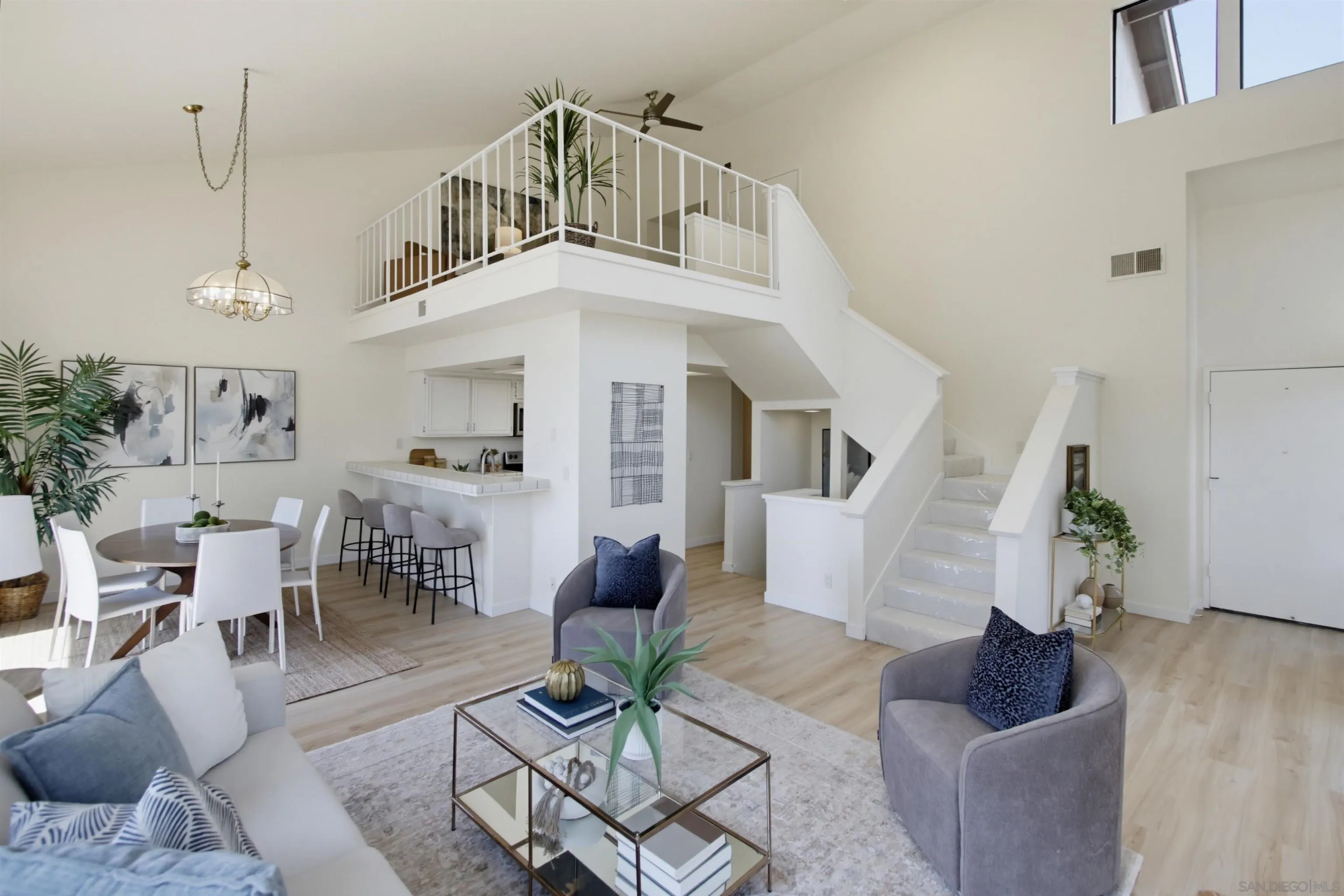 https://cdn.realtyfeed.com/cdn/127/260023438/0ec04616b61a45345a5f25e52007c245.webp