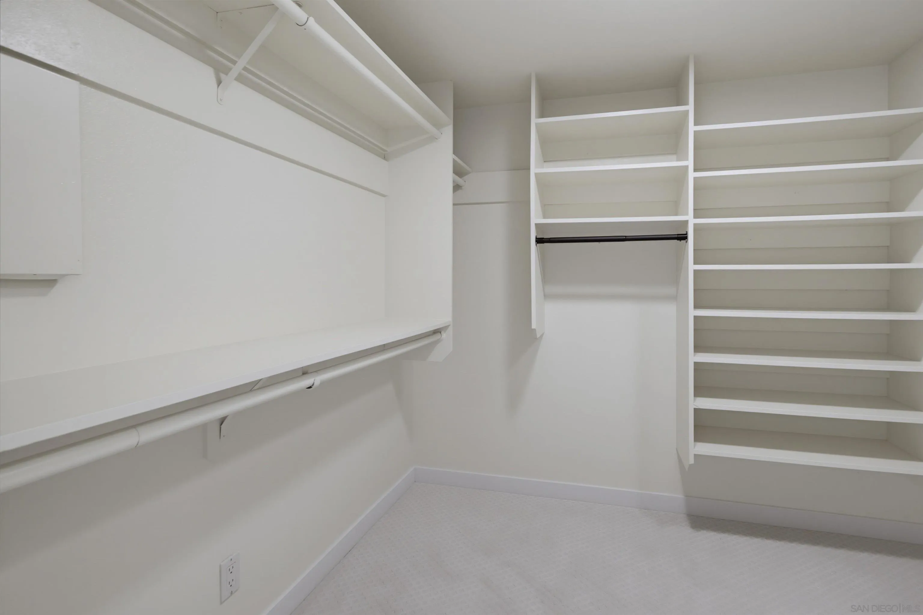 https://cdn.realtyfeed.com/cdn/127/260023438/22a02b7b2730833d736aea65f43f57e7.webp