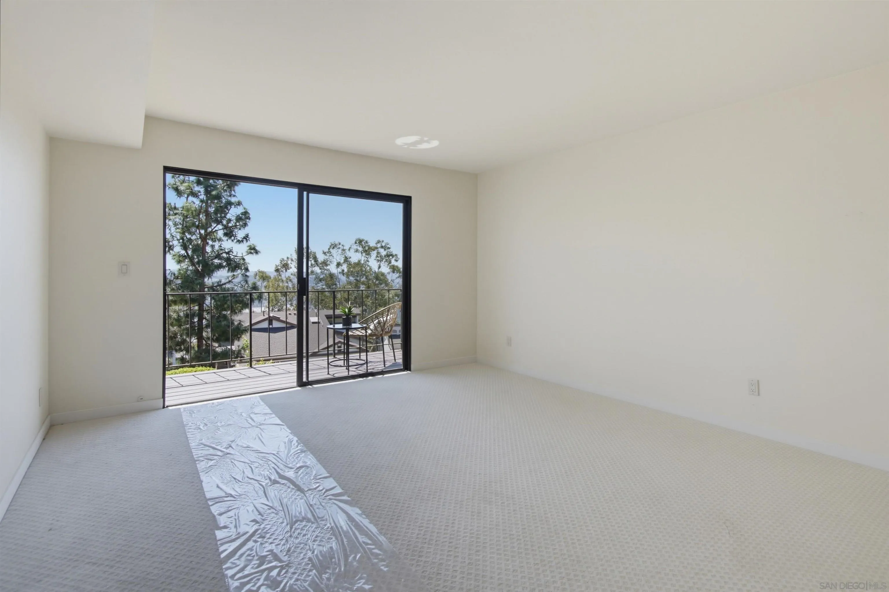 https://cdn.realtyfeed.com/cdn/127/260023438/439122105b3c7720816900dc773946cf.webp