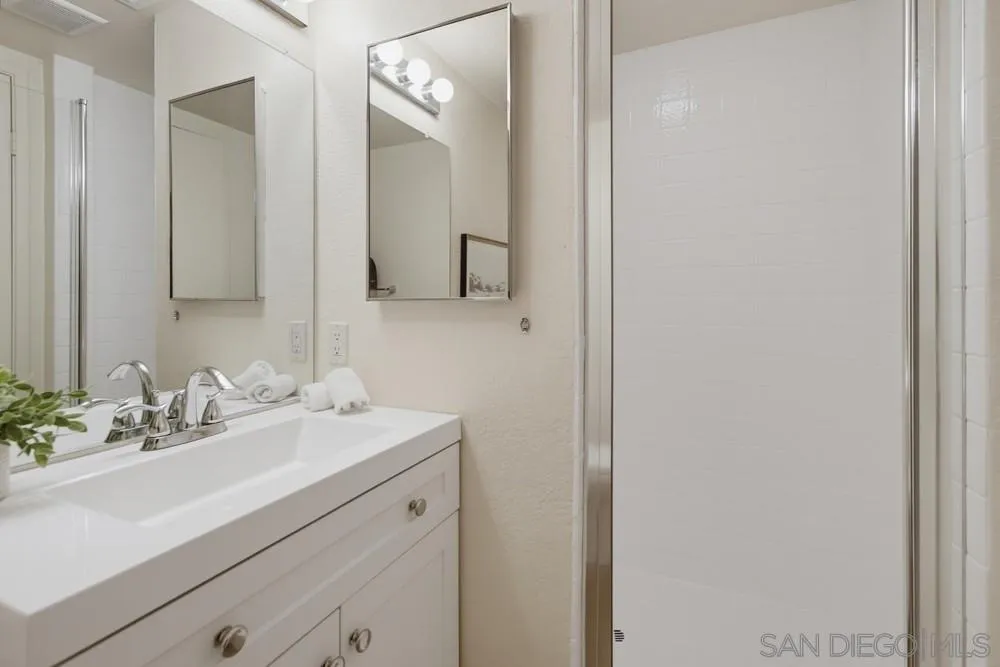 https://cdn.realtyfeed.com/cdn/127/260023438/7466d3732d190666514a163b801f5fd9.webp
