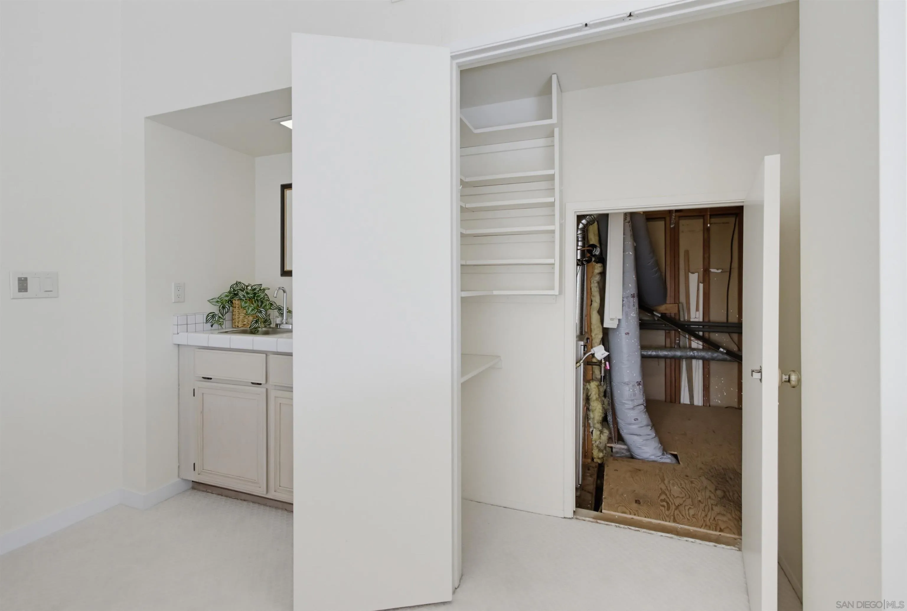 https://cdn.realtyfeed.com/cdn/127/260023438/7c5ee2605728e7bfe7b597e0fb8e10b1.webp