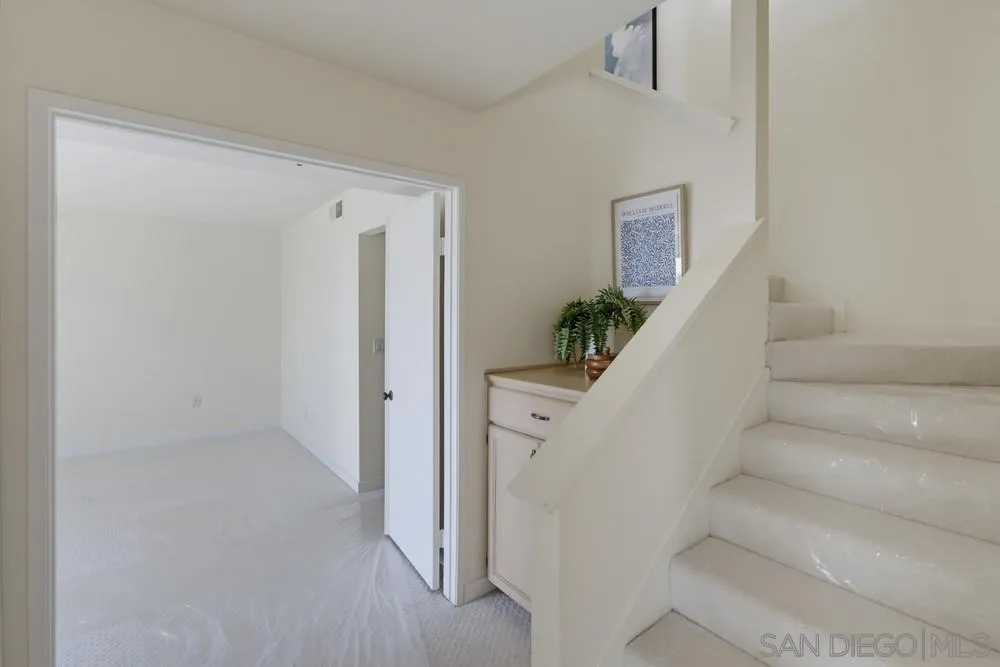 https://cdn.realtyfeed.com/cdn/127/260023438/886f8fc0e9c60382225855cfd6bd98d3.webp