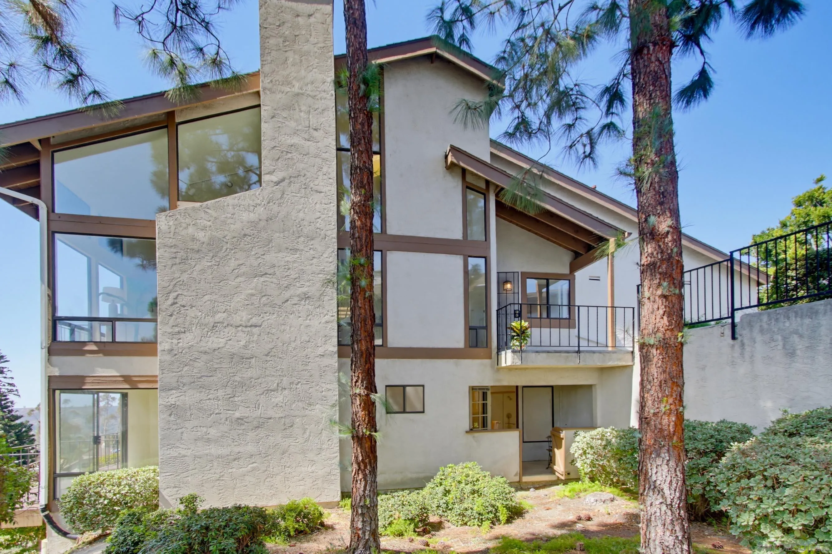 https://cdn.realtyfeed.com/cdn/127/260023438/8cda259f215903ff93cb13ad5d3ca078.webp