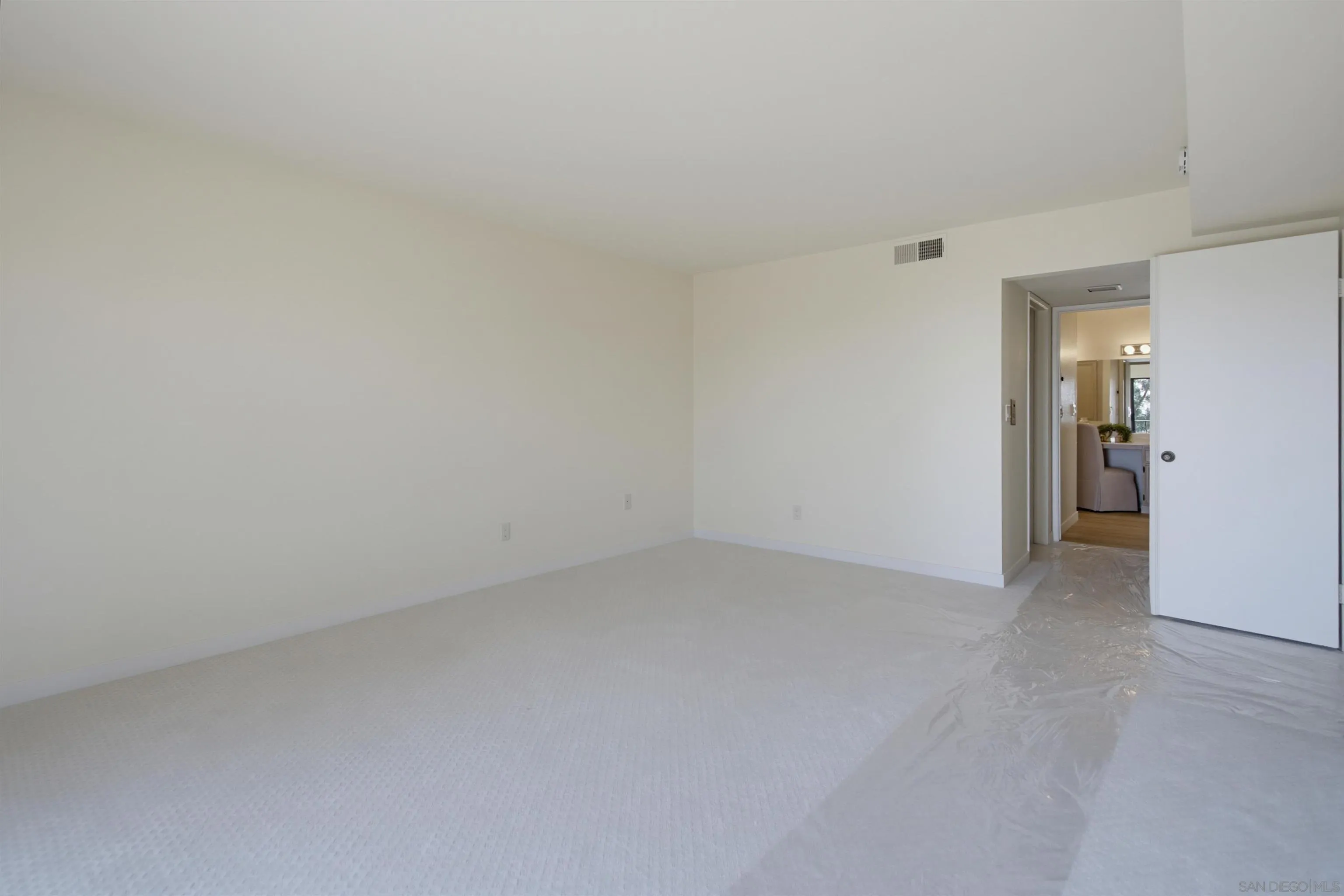 https://cdn.realtyfeed.com/cdn/127/260023438/afc1c909b9f1ccc4e446ad4aaf1e348f.webp