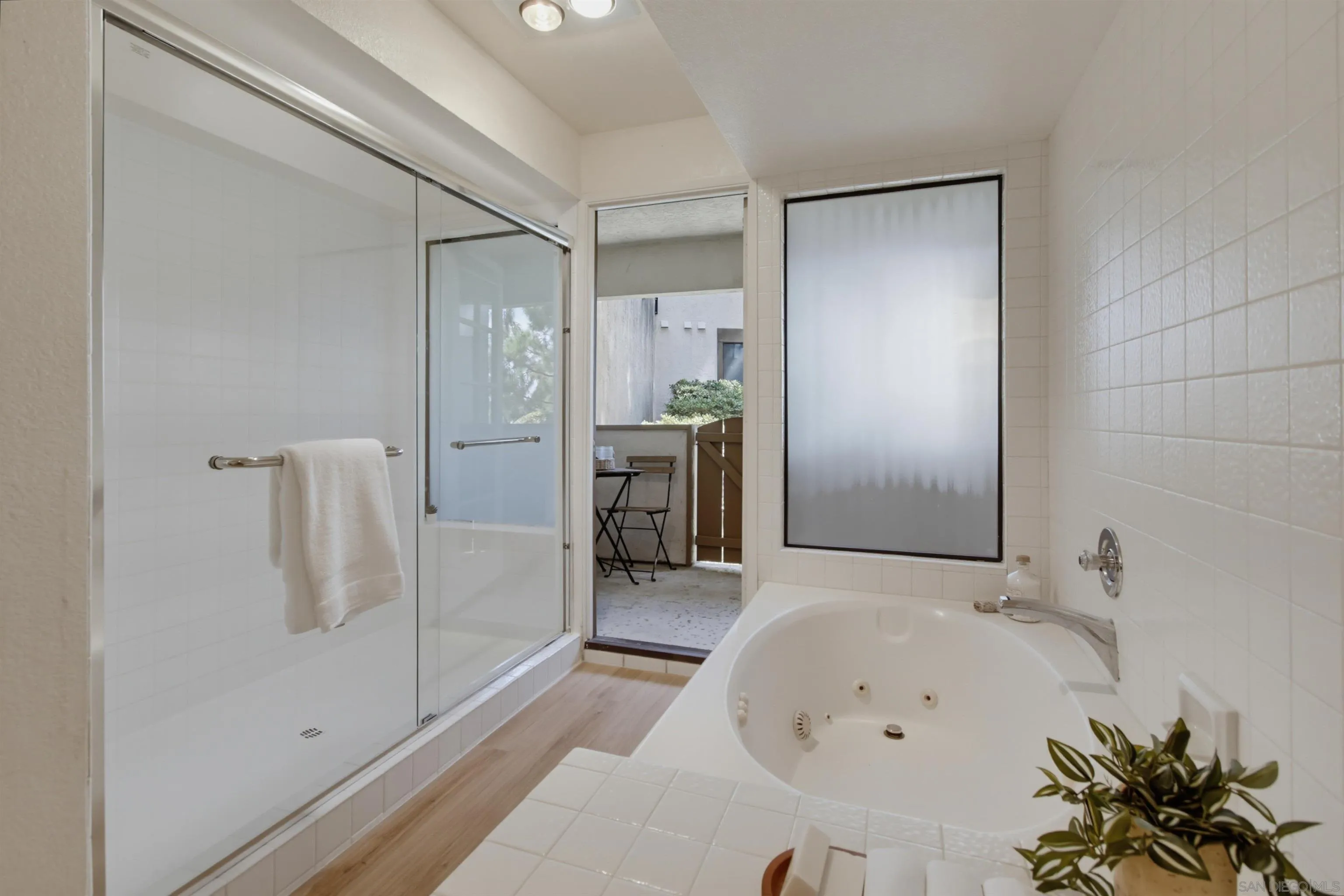 https://cdn.realtyfeed.com/cdn/127/260023438/f6e07eebf43bb2889a4c0a92a049220d.webp