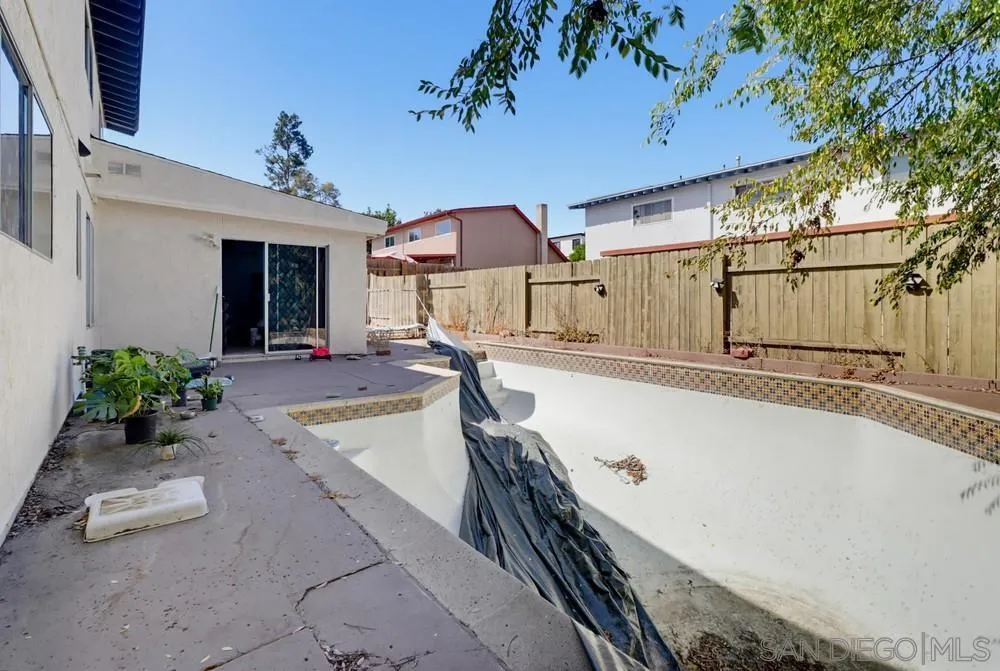 https://cdn.realtyfeed.com/cdn/127/260023440/1041c25f99ff9be6c07c7b14ece55006.webp