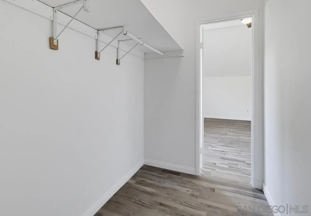 https://cdn.realtyfeed.com/cdn/127/260023440/f4f2f84599c50b7336d56de4f5fbe5e6.webp