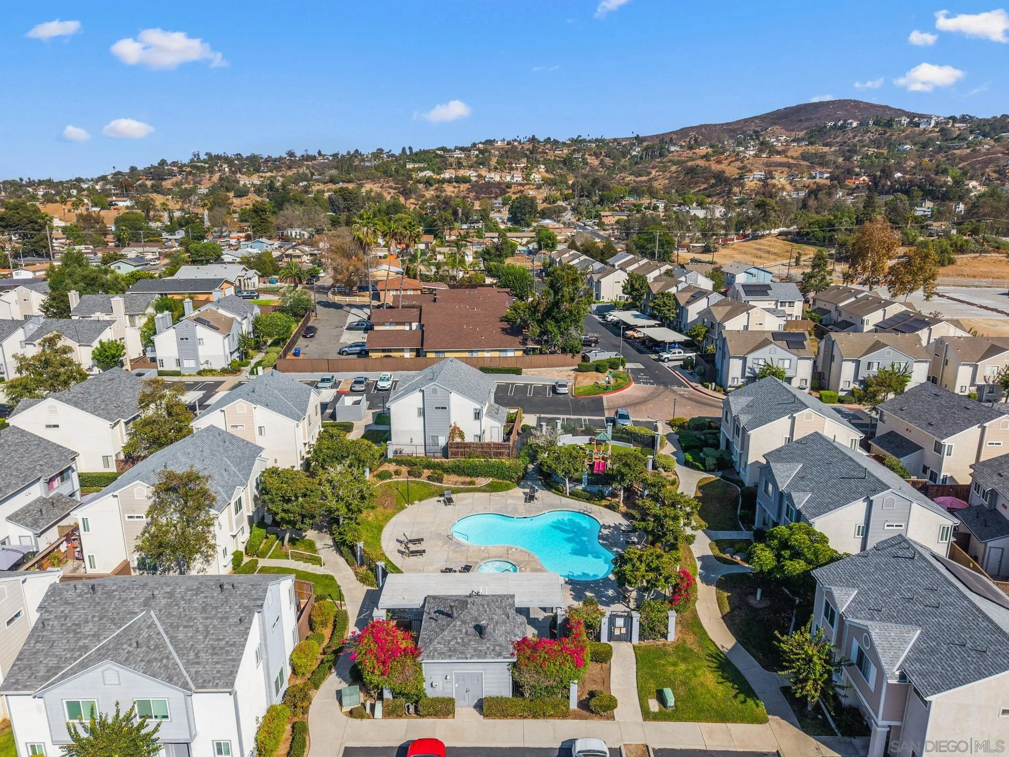https://cdn.realtyfeed.com/cdn/127/260023445/05f115a58466d4f418000f7118f4c12c.webp