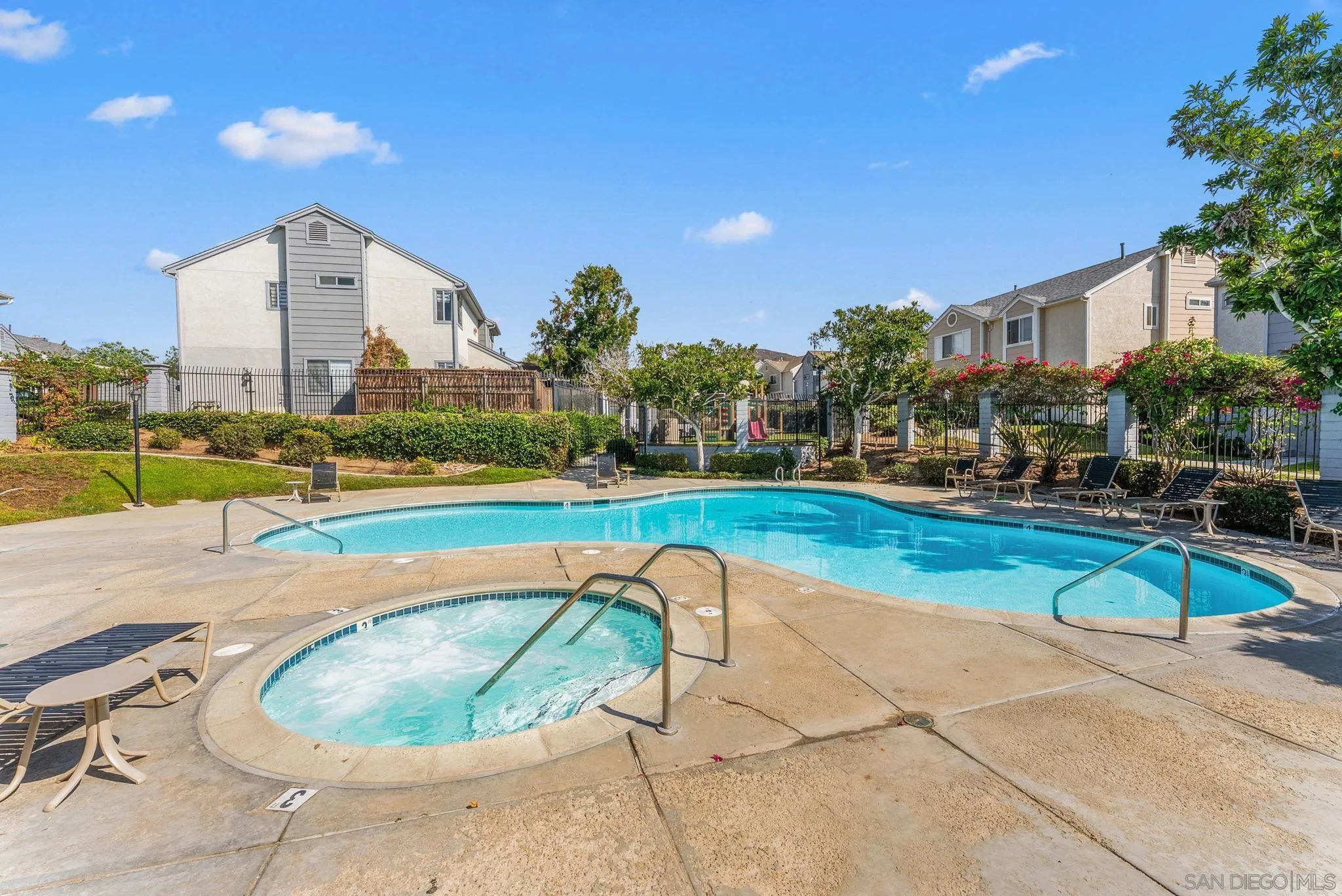 https://cdn.realtyfeed.com/cdn/127/260023445/0768d3e71f29ac1d58b90a9f5b13c937.webp