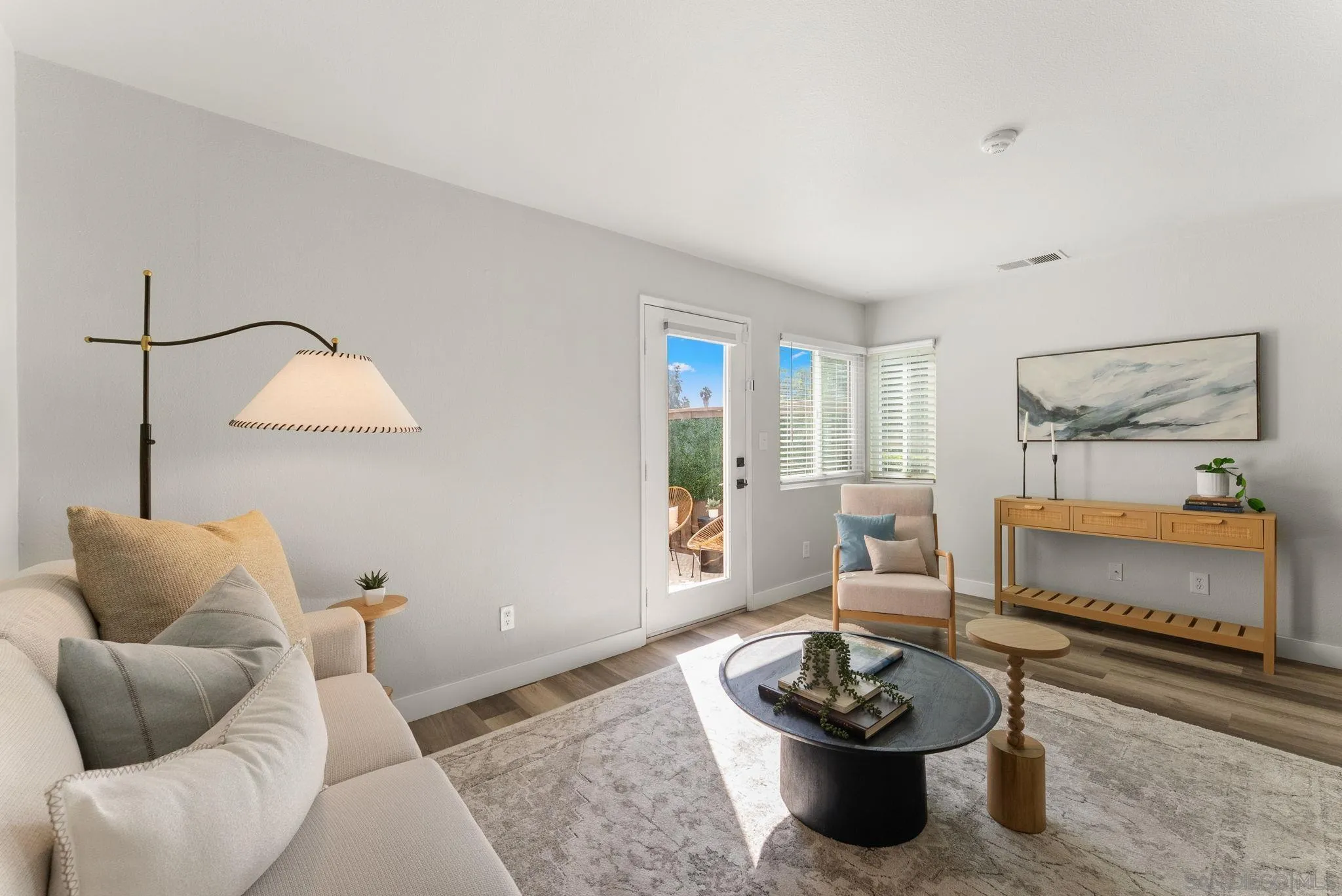 https://cdn.realtyfeed.com/cdn/127/260023445/55ddb42ac0a59309622699ebfc208e4b.webp