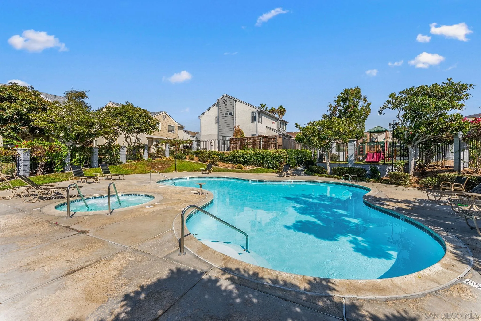 https://cdn.realtyfeed.com/cdn/127/260023445/836176f75736a30ad80e3104f8c32f10.webp