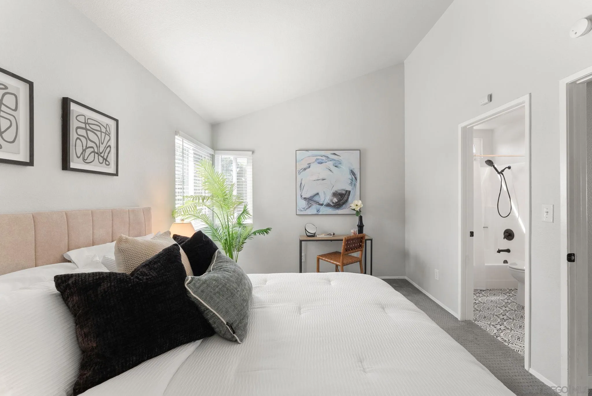 https://cdn.realtyfeed.com/cdn/127/260023445/87d0b584e02f53ebf65f03aa42eb8fec.webp