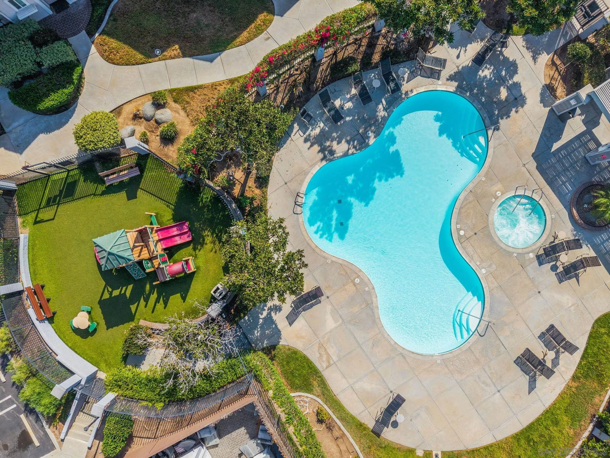 https://cdn.realtyfeed.com/cdn/127/260023445/8cc0160960f66ad802aea26ea2134b70.webp