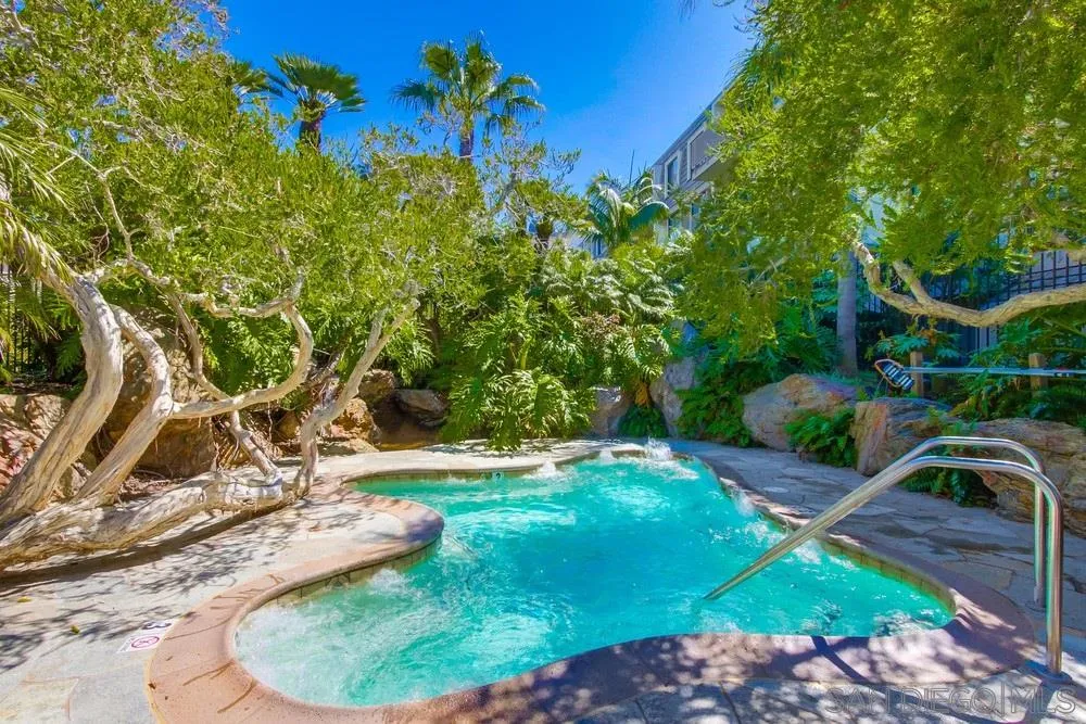 https://cdn.realtyfeed.com/cdn/127/260023446/0cf09826452099d9e3e29152a4f6881f.webp