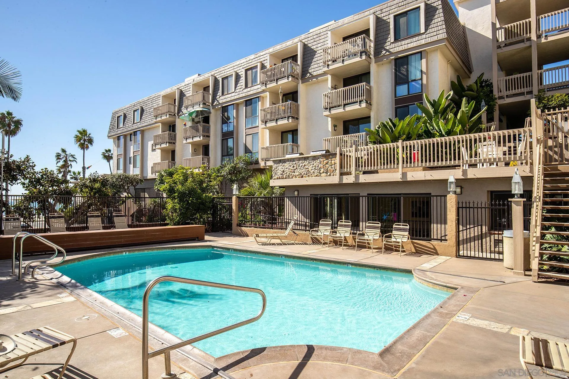 https://cdn.realtyfeed.com/cdn/127/260023446/3fdb3f94acdc47e9d30d0e75ae56c734.webp