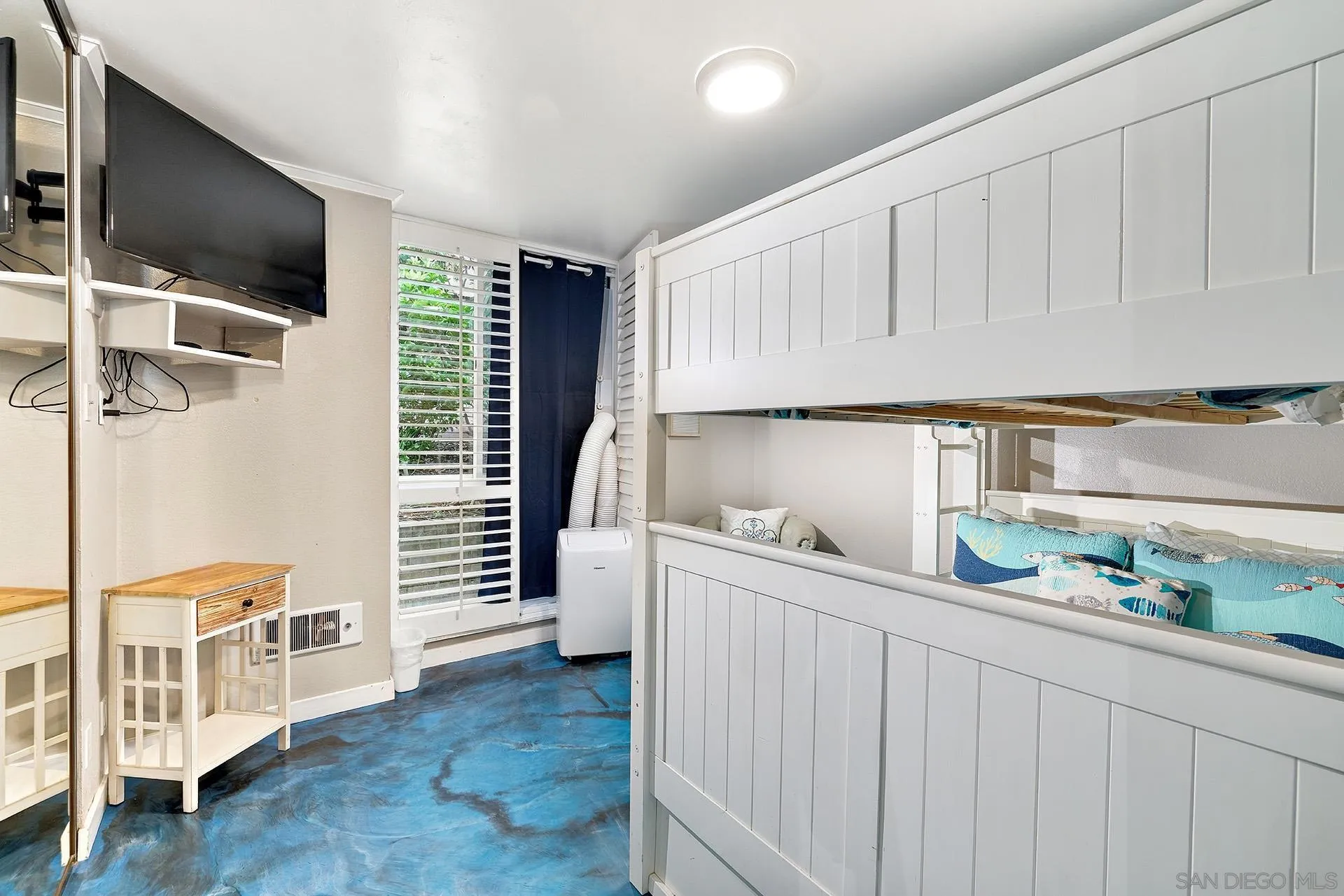 https://cdn.realtyfeed.com/cdn/127/260023446/5b509d39a540c565b29a4d00d638ef20.webp