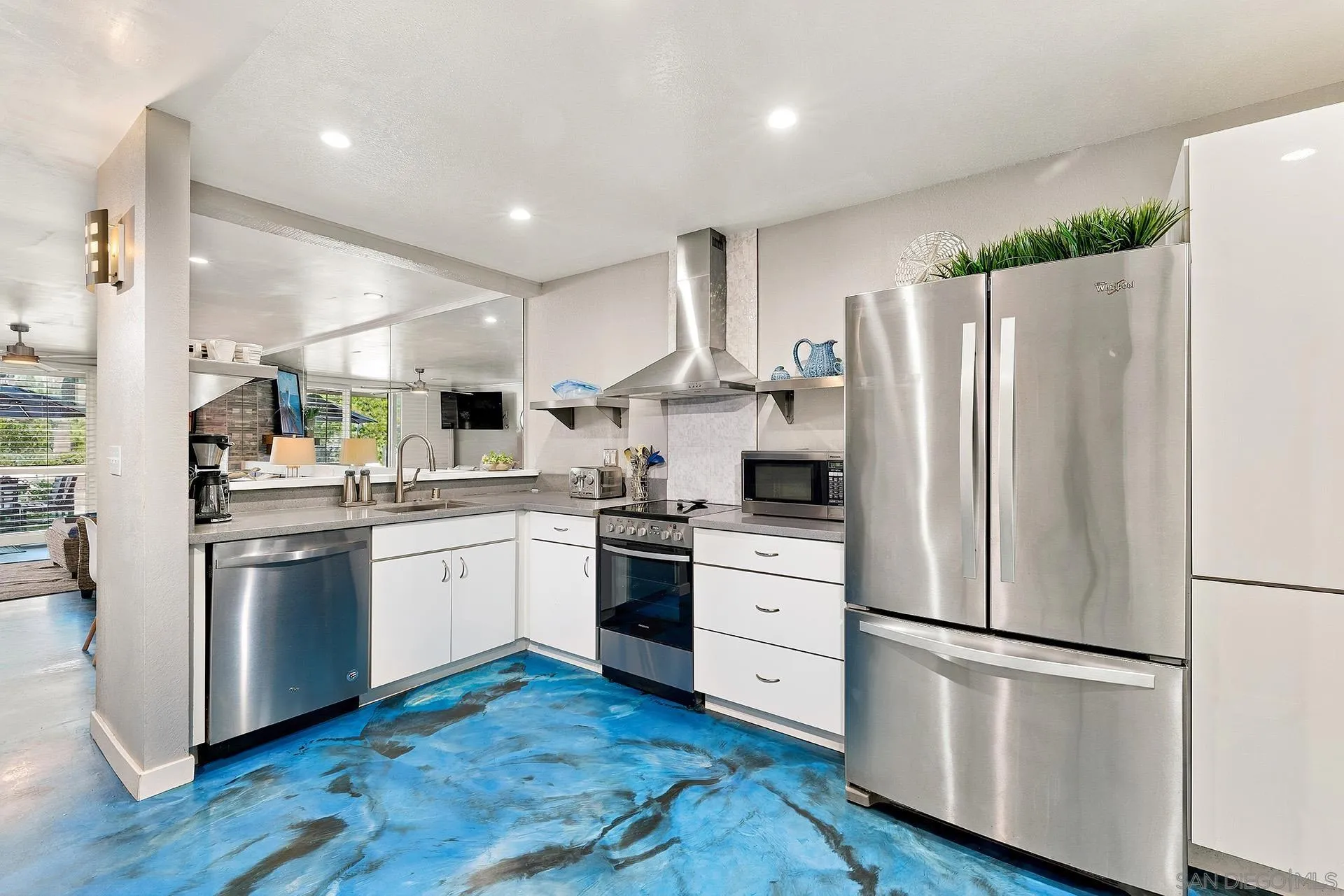 https://cdn.realtyfeed.com/cdn/127/260023446/9b73395758ffa160dfc6ea006461034e.webp