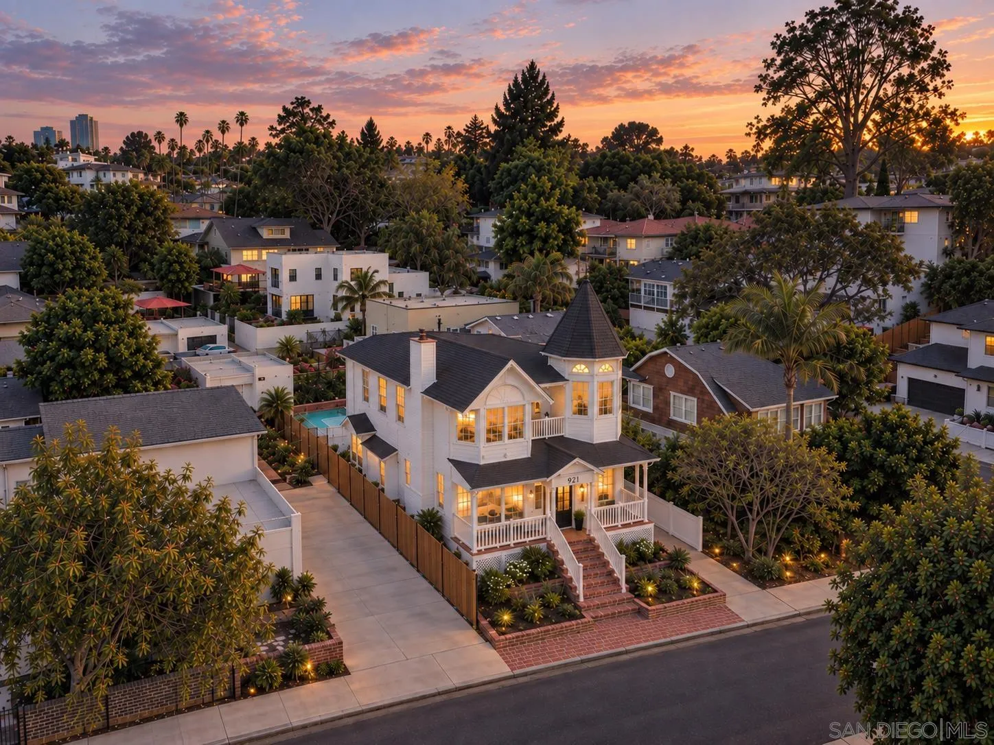https://cdn.realtyfeed.com/cdn/127/260023452/8aa0f87eb2ed9c61984457d9b17be58c.webp
