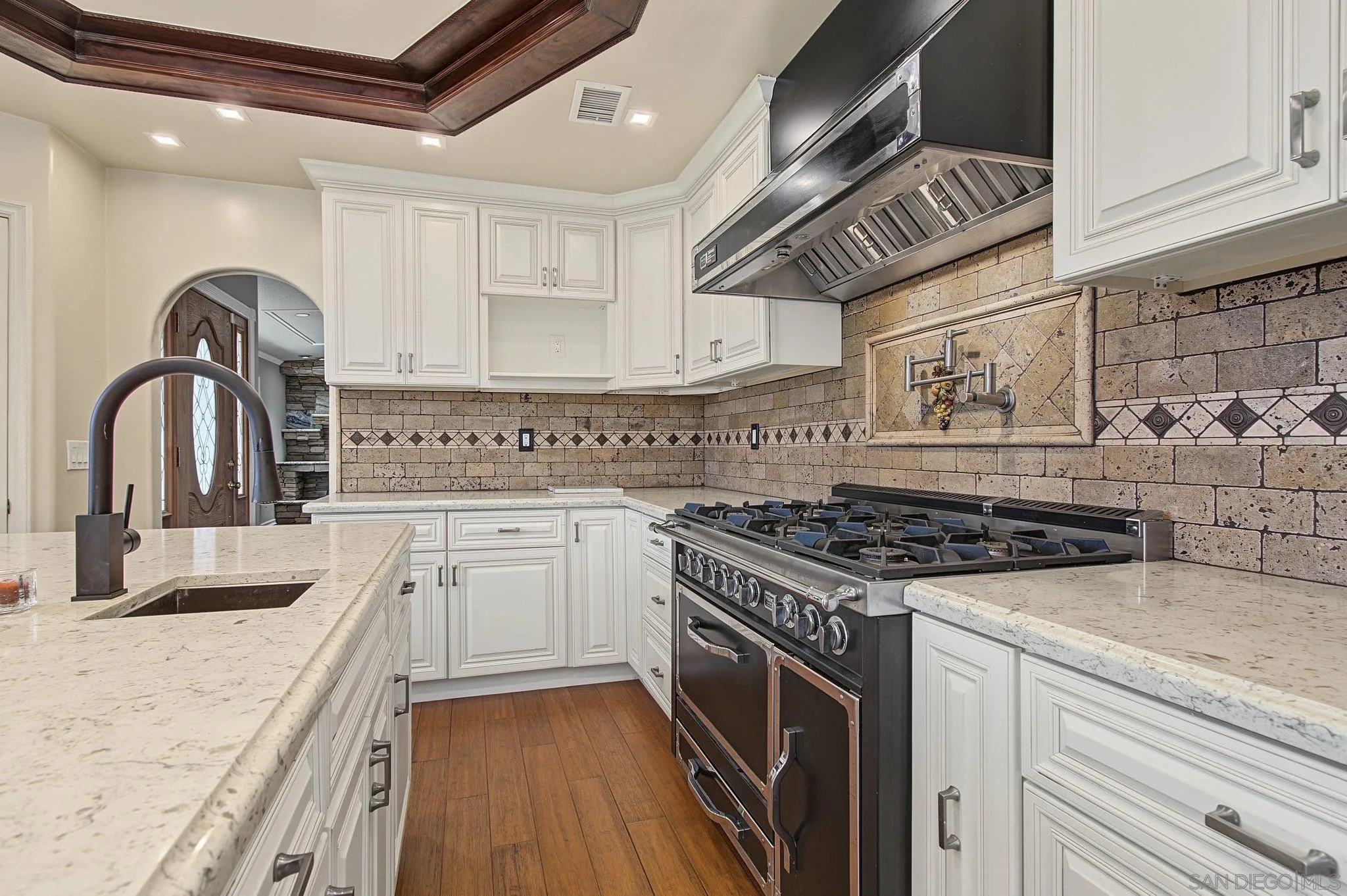 https://cdn.realtyfeed.com/cdn/127/260023457/a9d14e75d96fd8f266d2dbc1784b68c4.webp