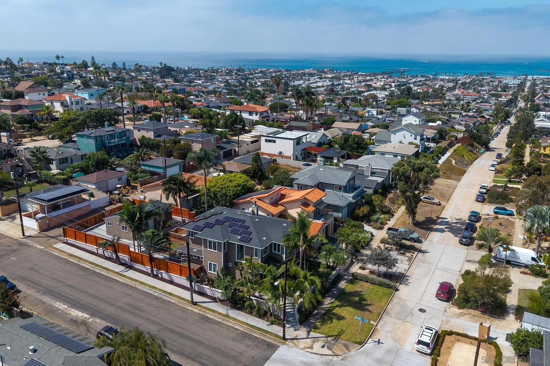 https://cdn.realtyfeed.com/cdn/127/260023460/43660262318f3f74e92e4628fcb8928c.webp