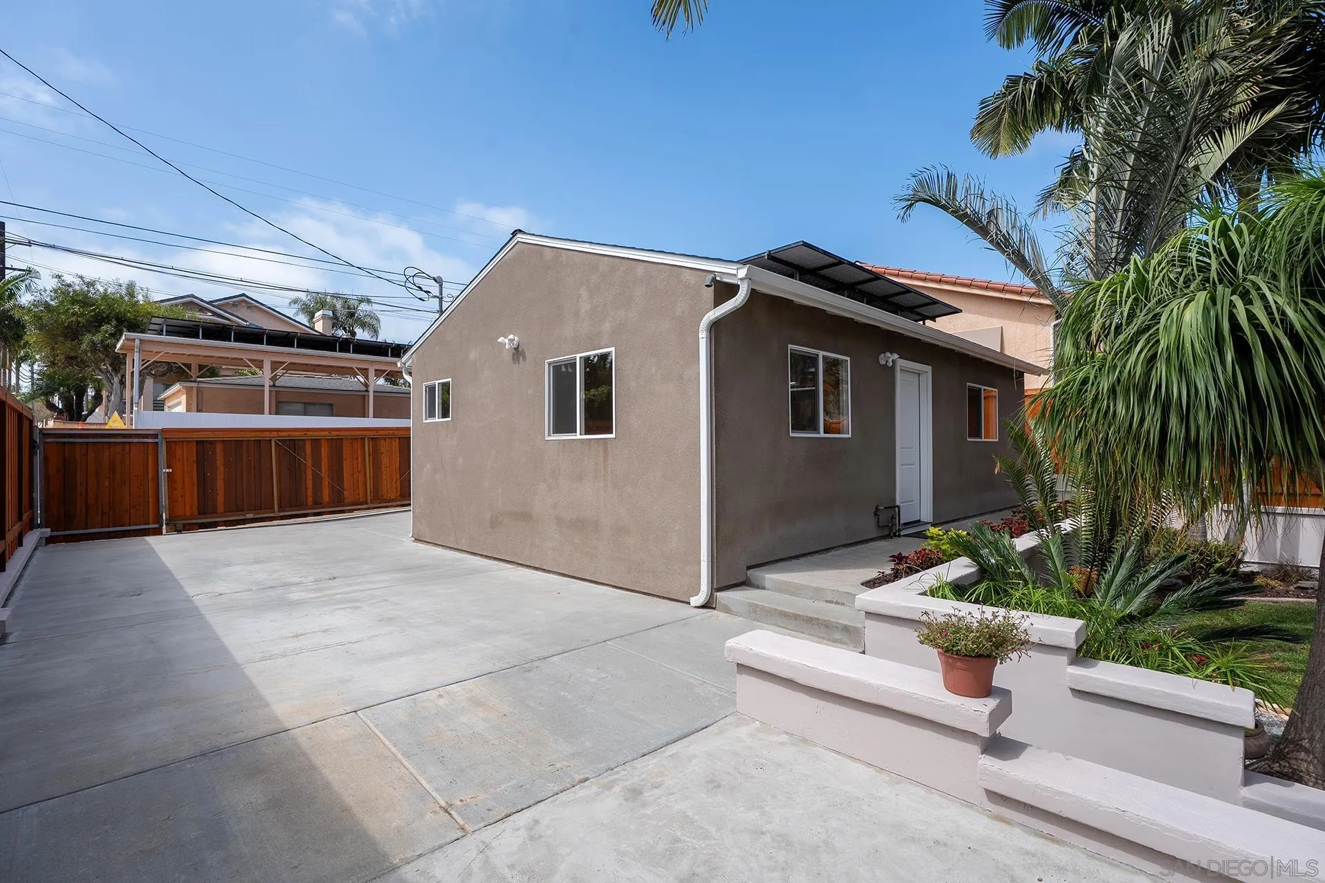 https://cdn.realtyfeed.com/cdn/127/260023460/5eedefab7c451e02e0635293589fb7ca.webp