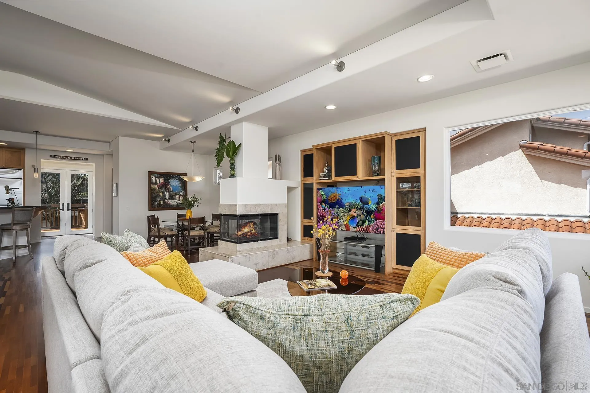https://cdn.realtyfeed.com/cdn/127/260023460/5fdf60bfd2951d4340cd999bf989aad2.webp