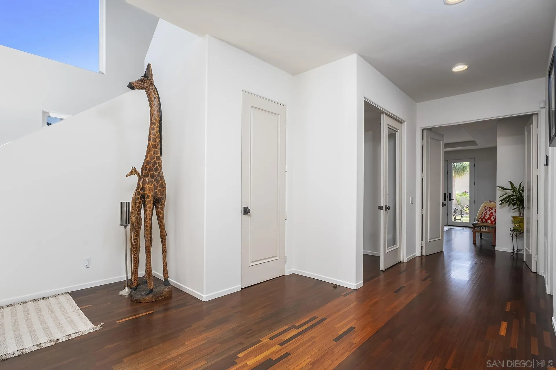 https://cdn.realtyfeed.com/cdn/127/260023460/8375f3497385b2deccda8370833faa13.webp