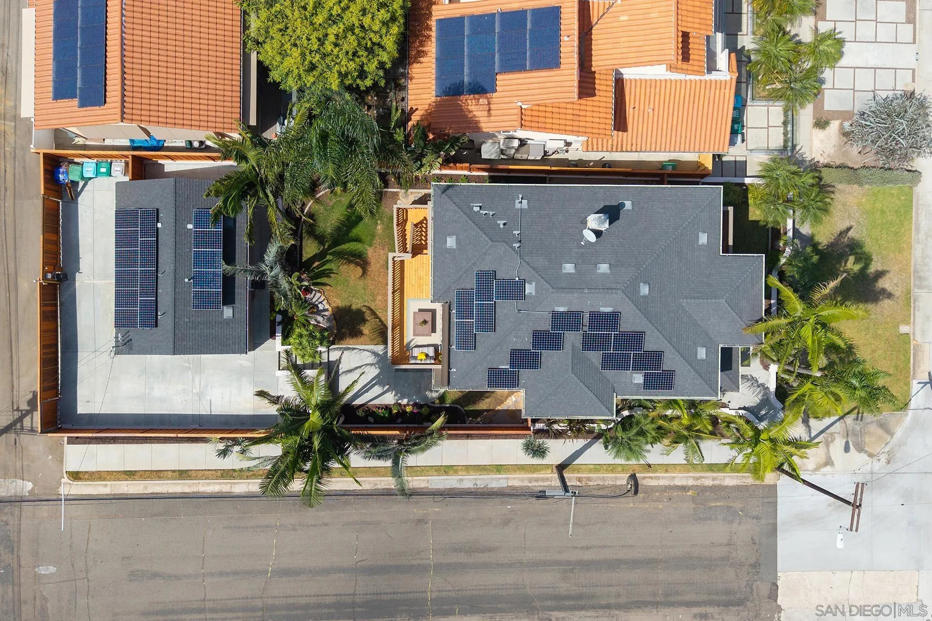 https://cdn.realtyfeed.com/cdn/127/260023460/ac045782d5b0b2ba3af4b997524254ea.webp