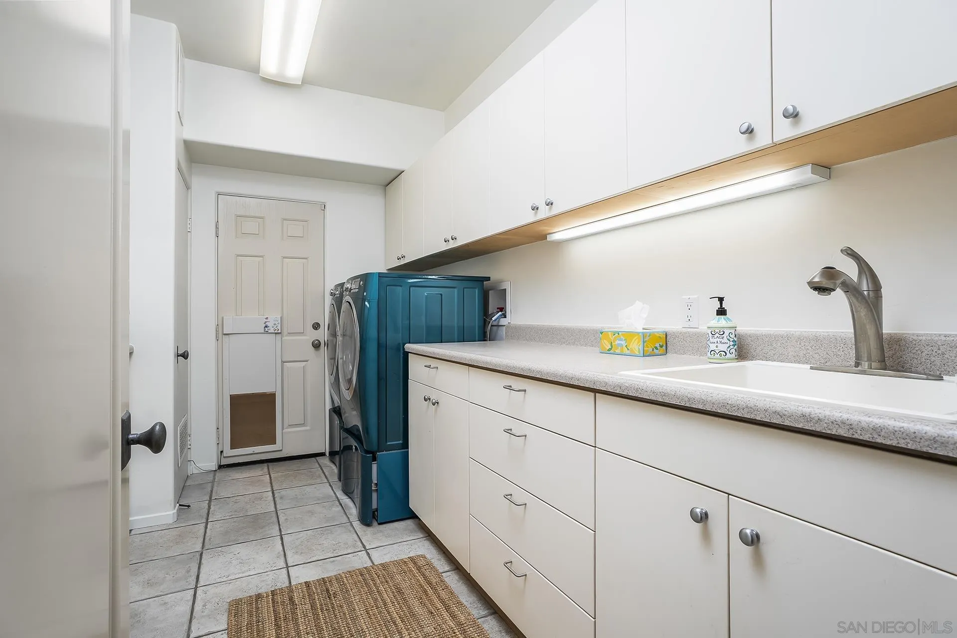 https://cdn.realtyfeed.com/cdn/127/260023460/cde0447a33ca57bdb3c3103b6b5656b0.webp