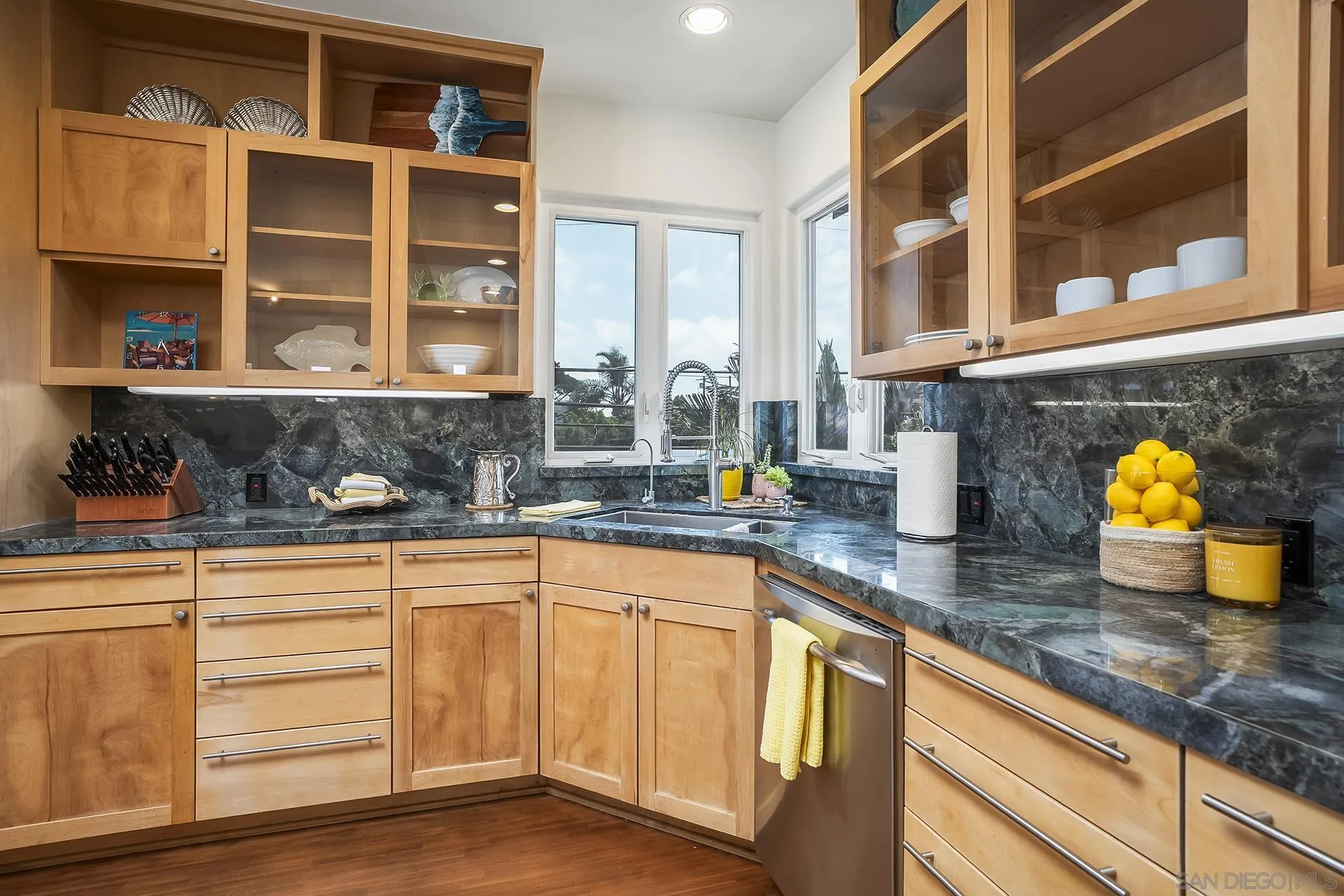 https://cdn.realtyfeed.com/cdn/127/260023460/decc4d07a001f34a6ece56a327d78f76.webp