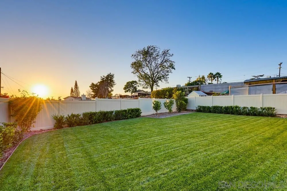 https://cdn.realtyfeed.com/cdn/127/260023471/1065cf4696053c94d46e86dbc357b763.webp