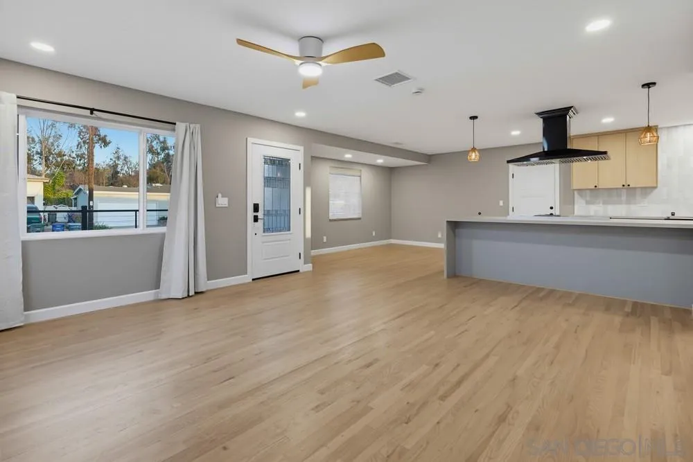 https://cdn.realtyfeed.com/cdn/127/260023471/b5d70b2a9a7b76e00e8099fd84a776a3.webp
