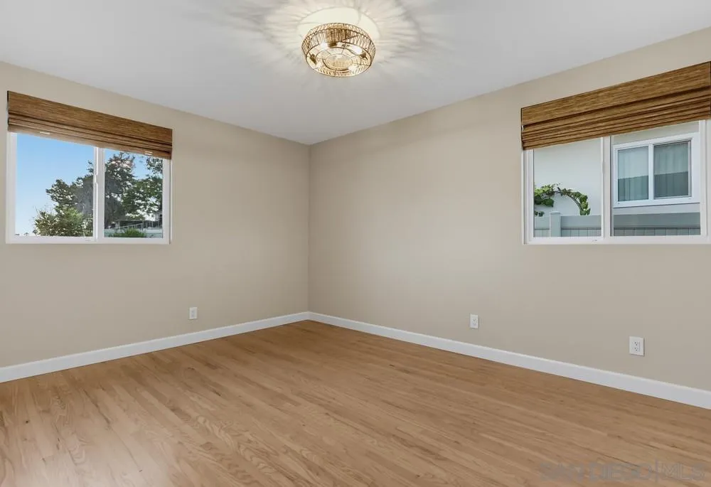 https://cdn.realtyfeed.com/cdn/127/260023471/bdbb6624ddc015d37ddb5b9c35e09cf4.webp