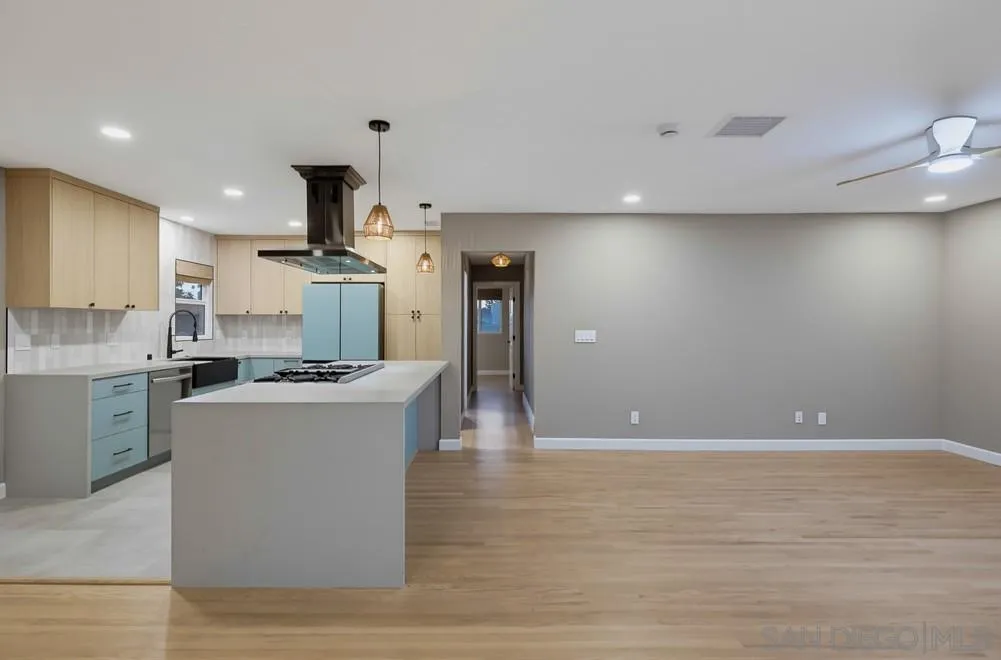 https://cdn.realtyfeed.com/cdn/127/260023471/cb87ef0c2db8eef711698a9b88ca9526.webp