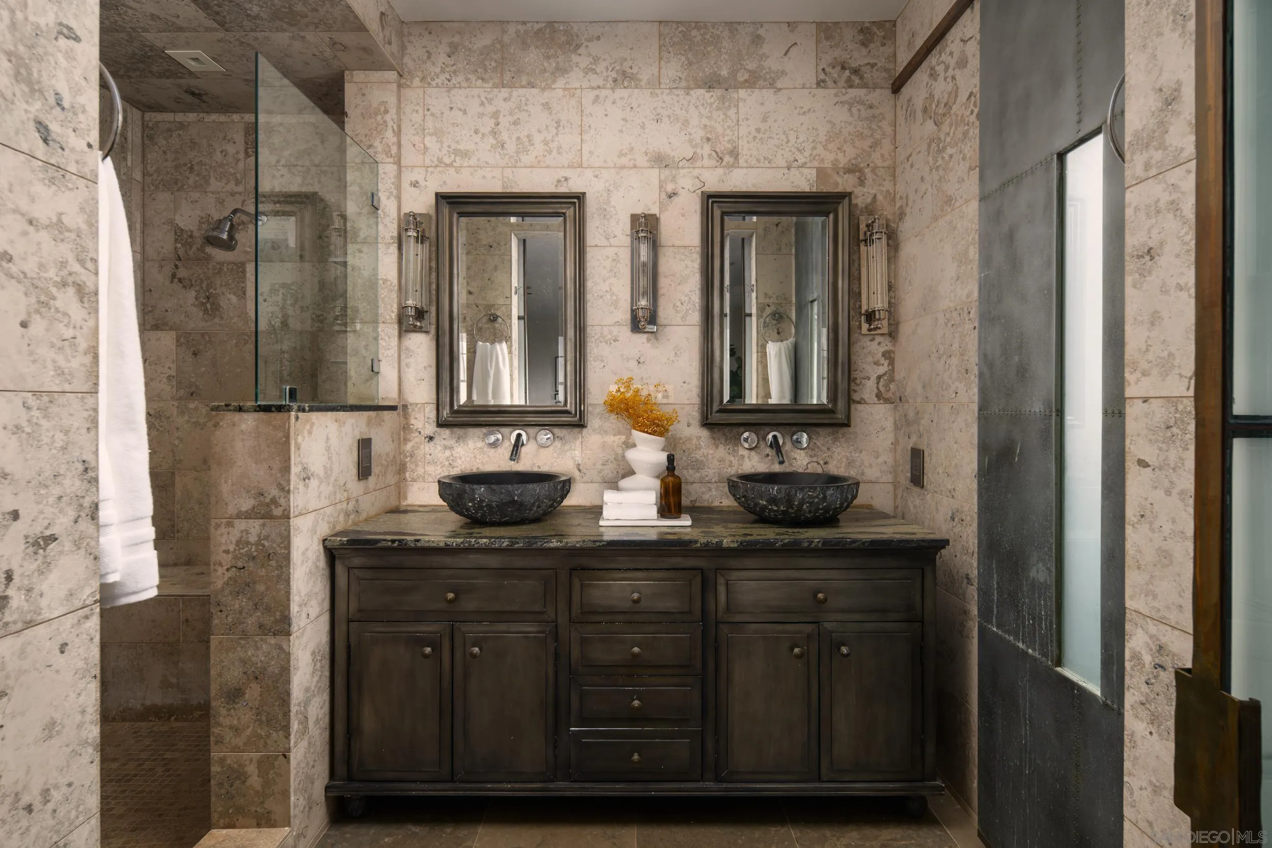 https://cdn.realtyfeed.com/cdn/127/260023477/01a90095308b2e07f45ee99f27ee91b2.webp