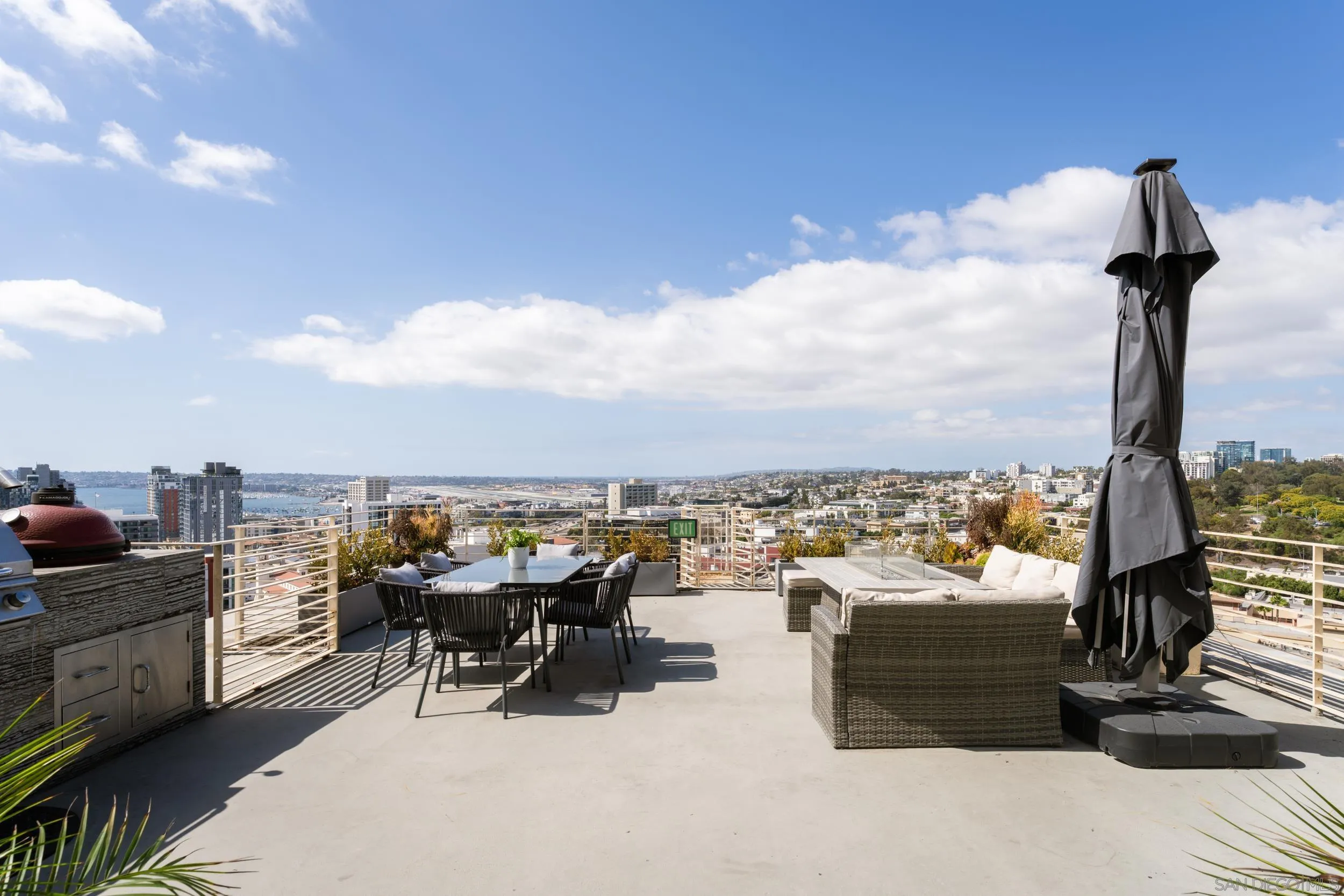 https://cdn.realtyfeed.com/cdn/127/260023477/1b8eaa53b0fd6b3e294f32613b8d1c65.webp