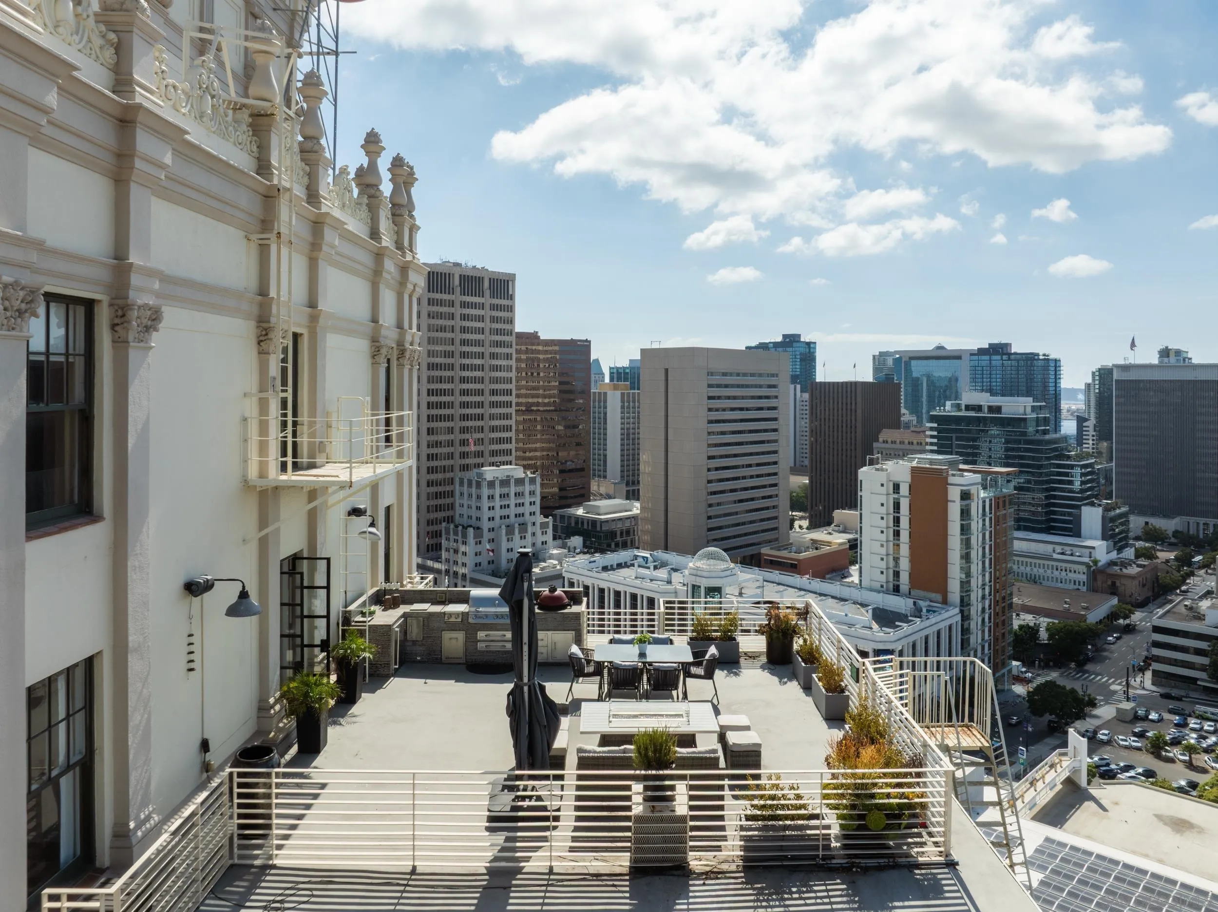 https://cdn.realtyfeed.com/cdn/127/260023477/31d43309401cb238bd6e3e2c0af65783.webp